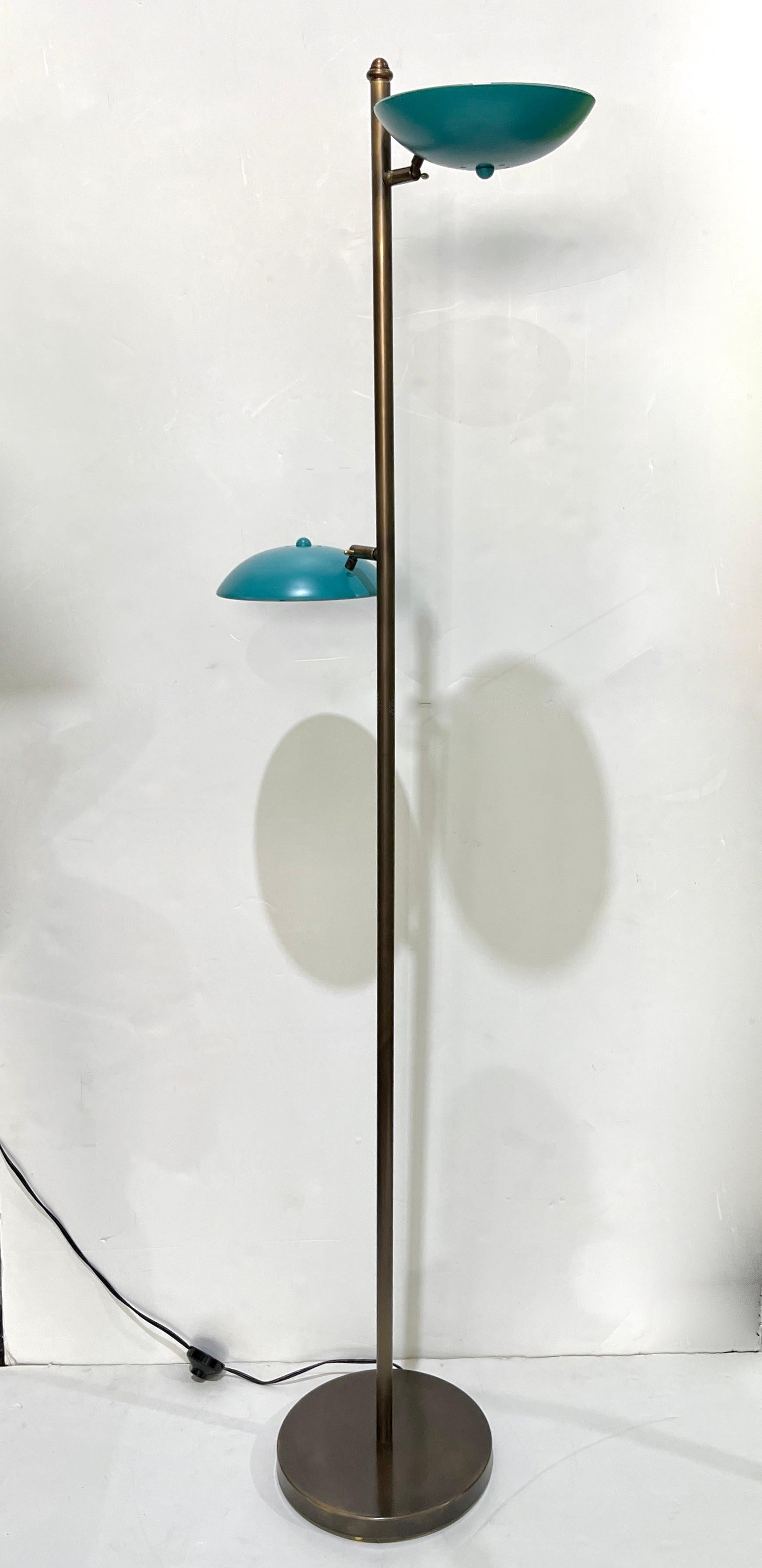 Verstellbare italienische Stehlampe aus Bronze im modernen italienischen Mid-Century-Stil in Meeresblau lackiert im Angebot 10