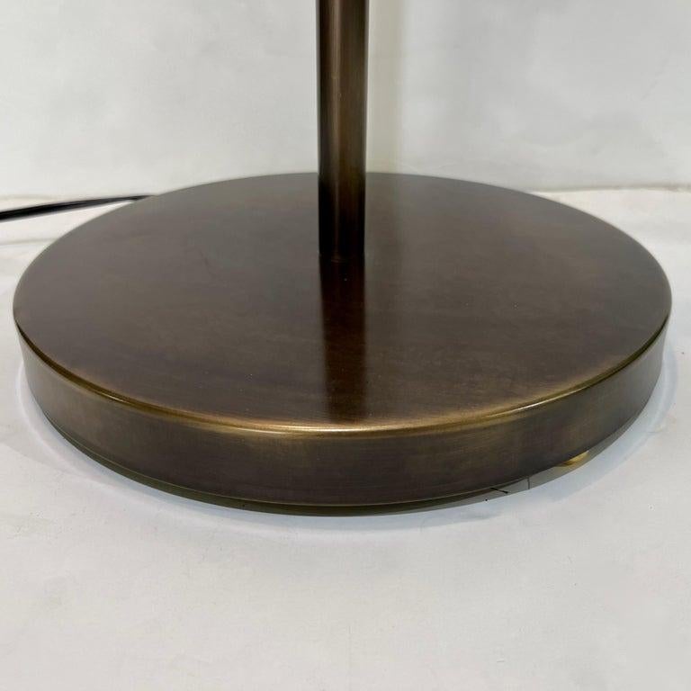 Verstellbare italienische Stehlampe aus Bronze im modernen italienischen Mid-Century-Stil in Meeresblau lackiert im Angebot 9