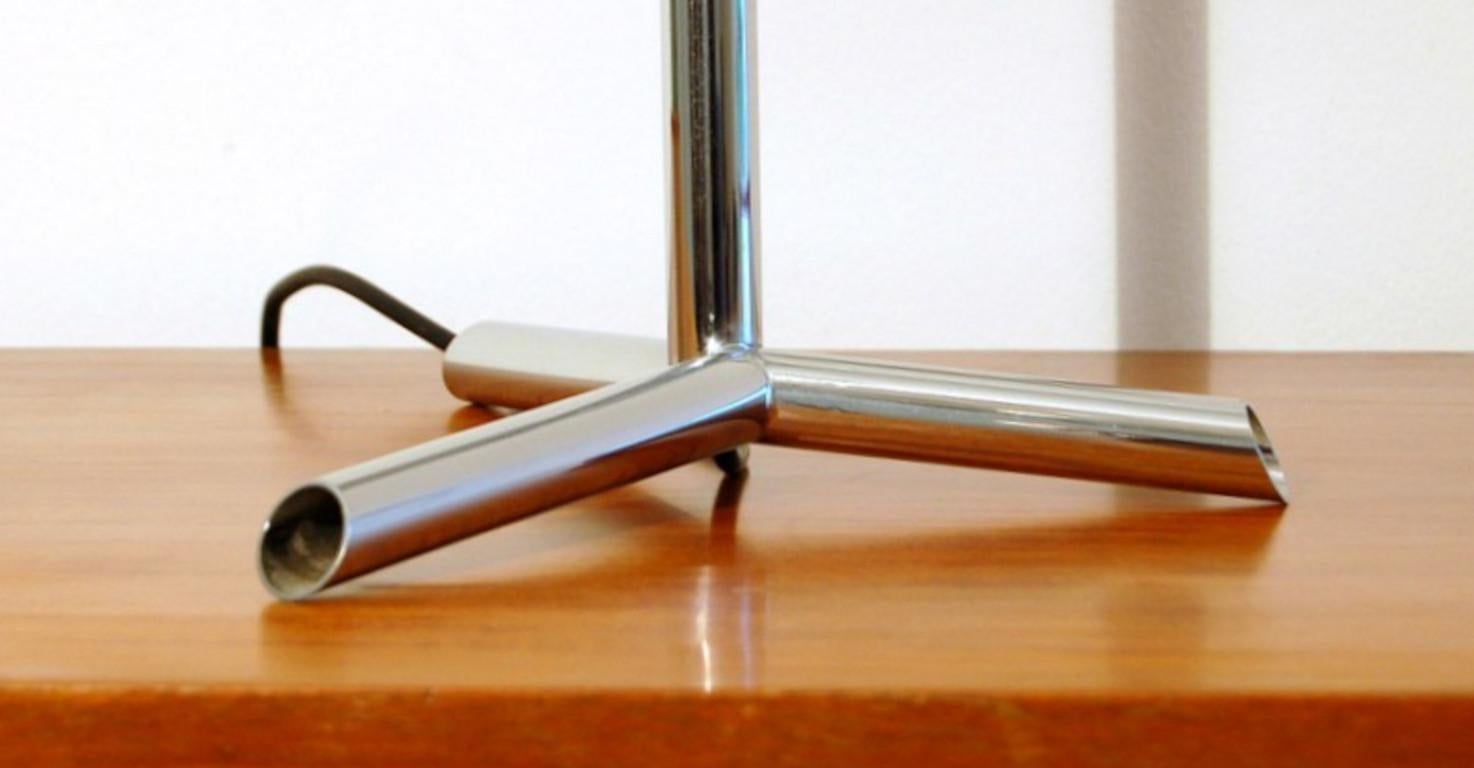 Lámpara de mesa moderna italiana de mediados de siglo by Fabio Ltd en venta 1