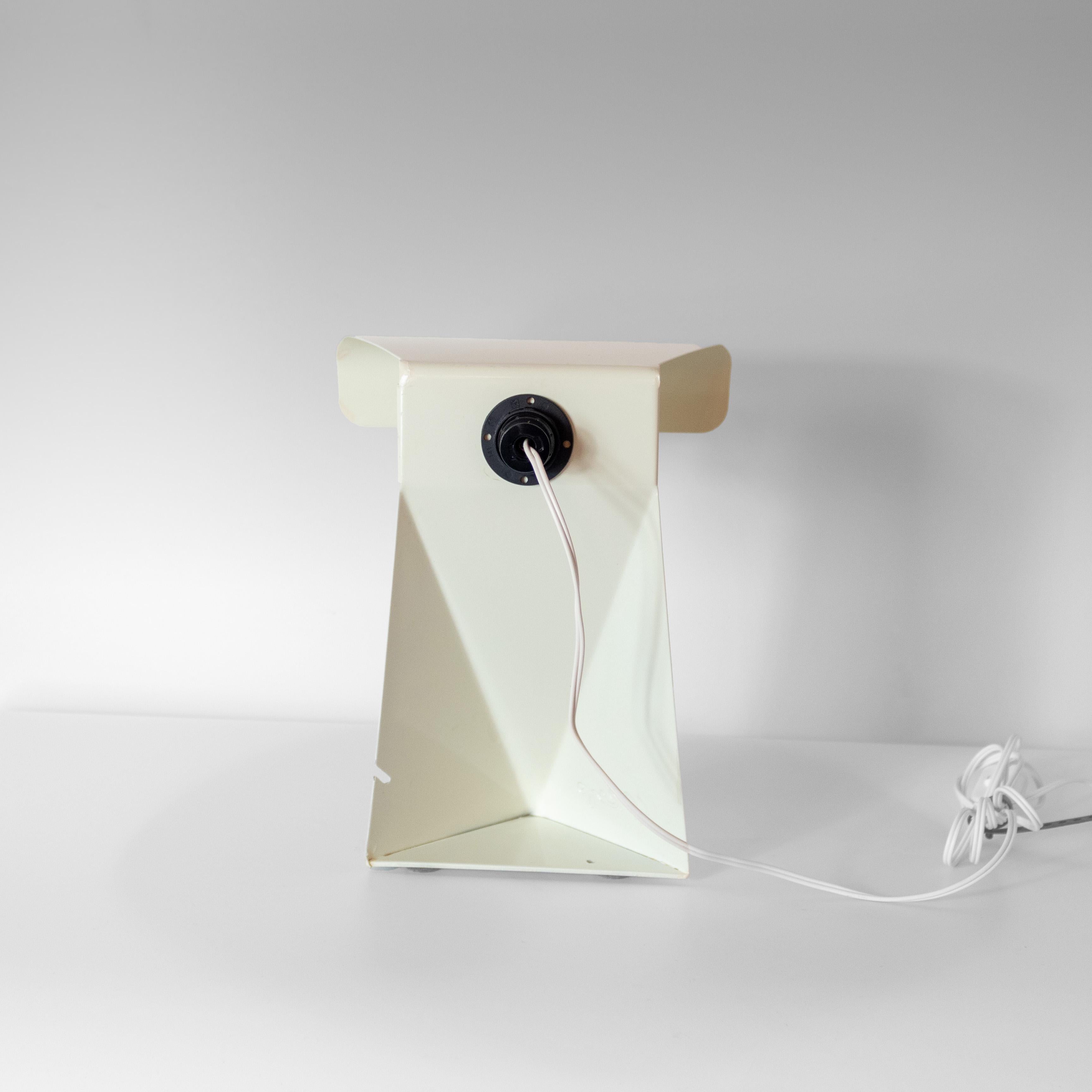 Italian Mid Century Modern Table Lamp, Design by G. Grego For Sale 4
