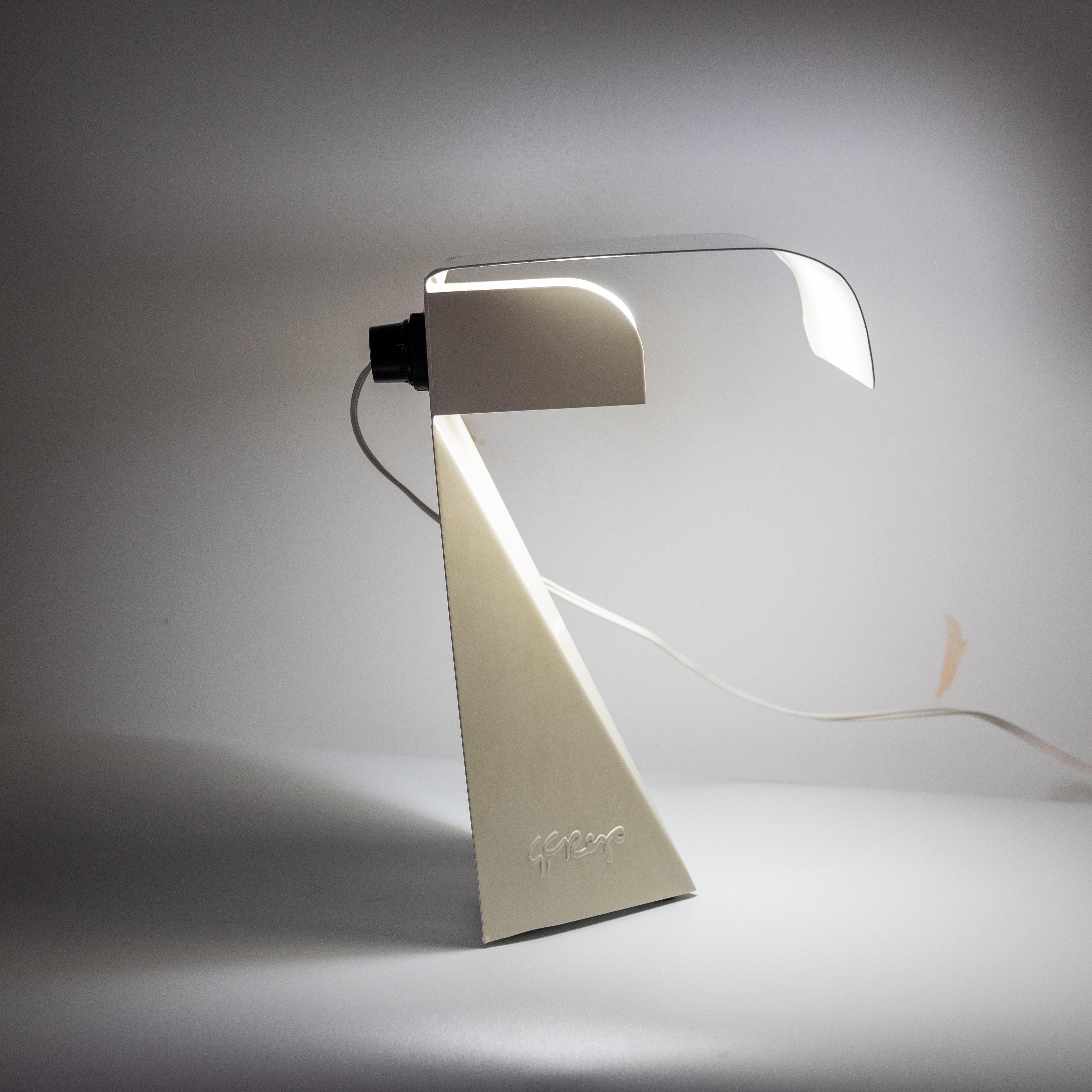 Italian Mid Century Modern Table Lamp, Design by G. Grego In Good Condition For Sale In Ceglie Messapica, IT