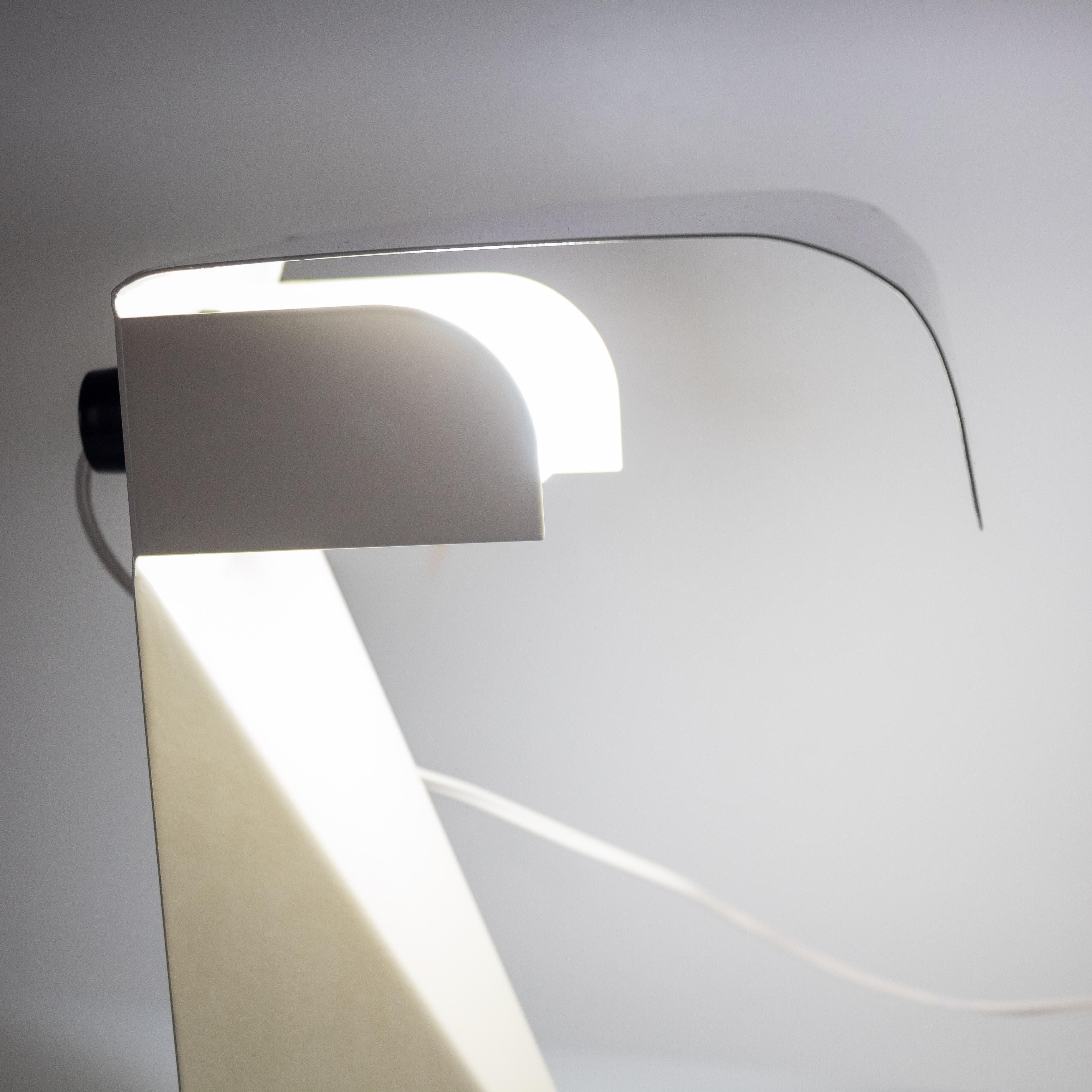Italian Mid Century Modern Table Lamp, Design by G. Grego For Sale 3