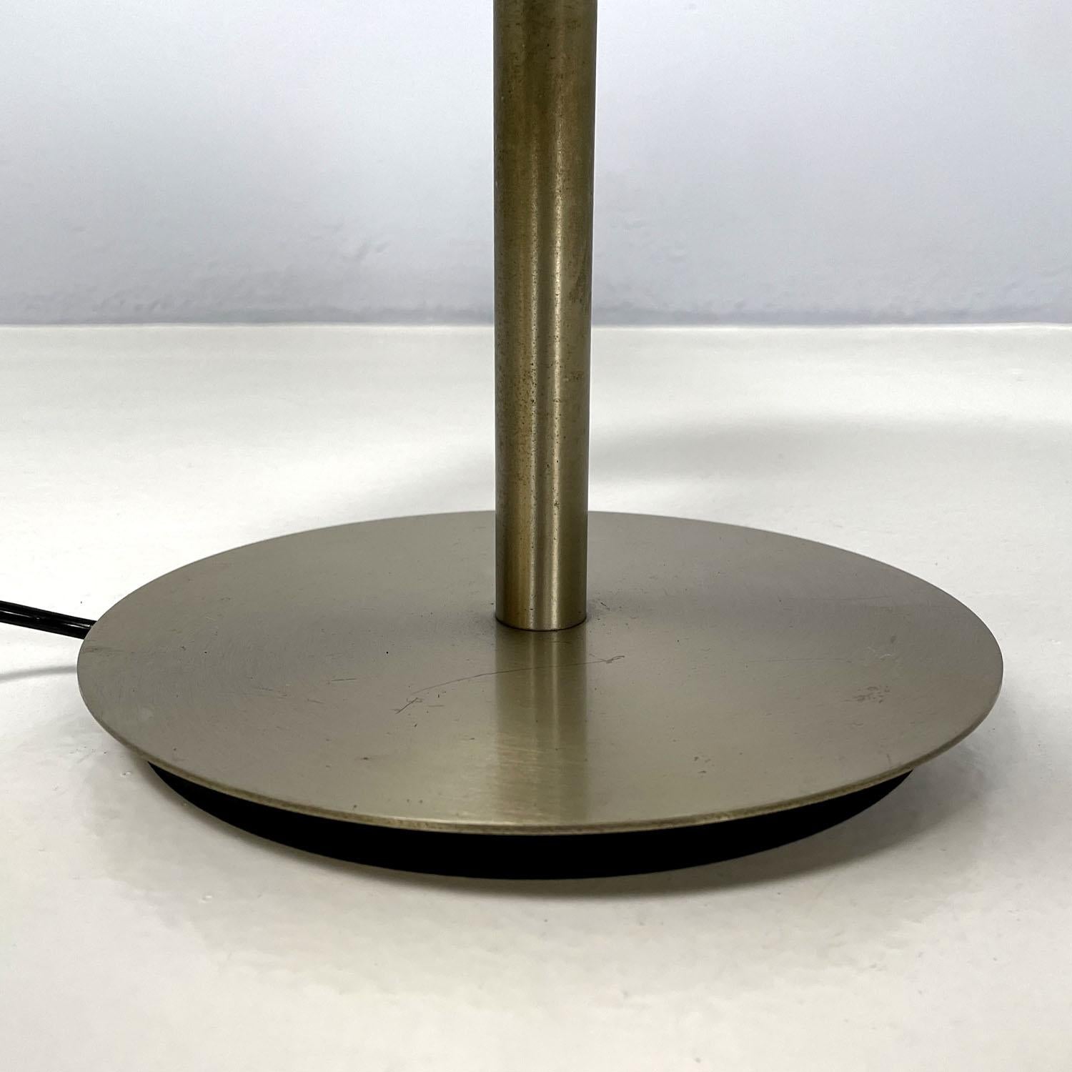 Italian mid-century modern table lamp Erse Vico Magistretti for Artemide, 1960s For Sale 7