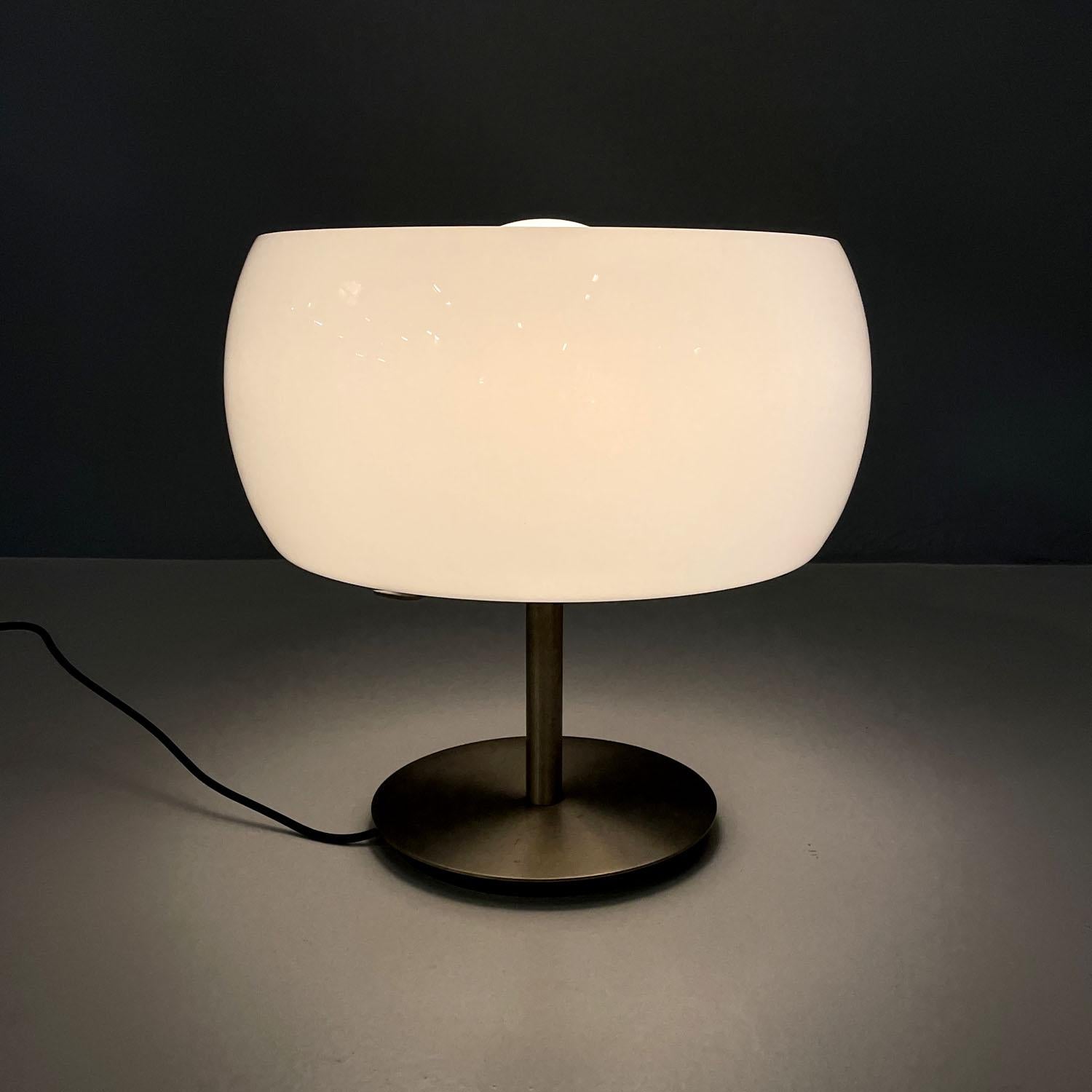 Italian mid-century modern table lamp Erse Vico Magistretti for Artemide, 1960s In Good Condition For Sale In MIlano, IT