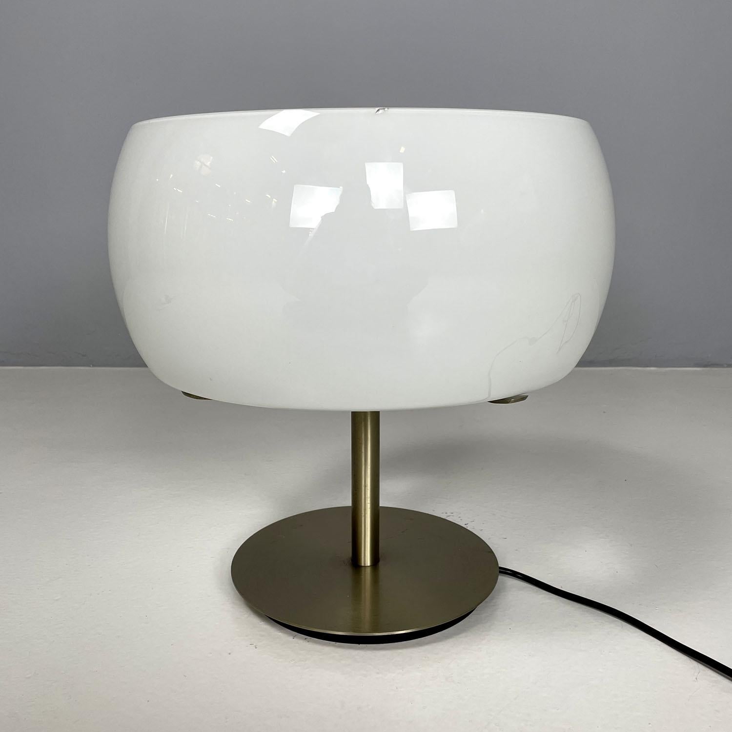 Metal Italian mid-century modern table lamp Erse Vico Magistretti for Artemide, 1960s For Sale