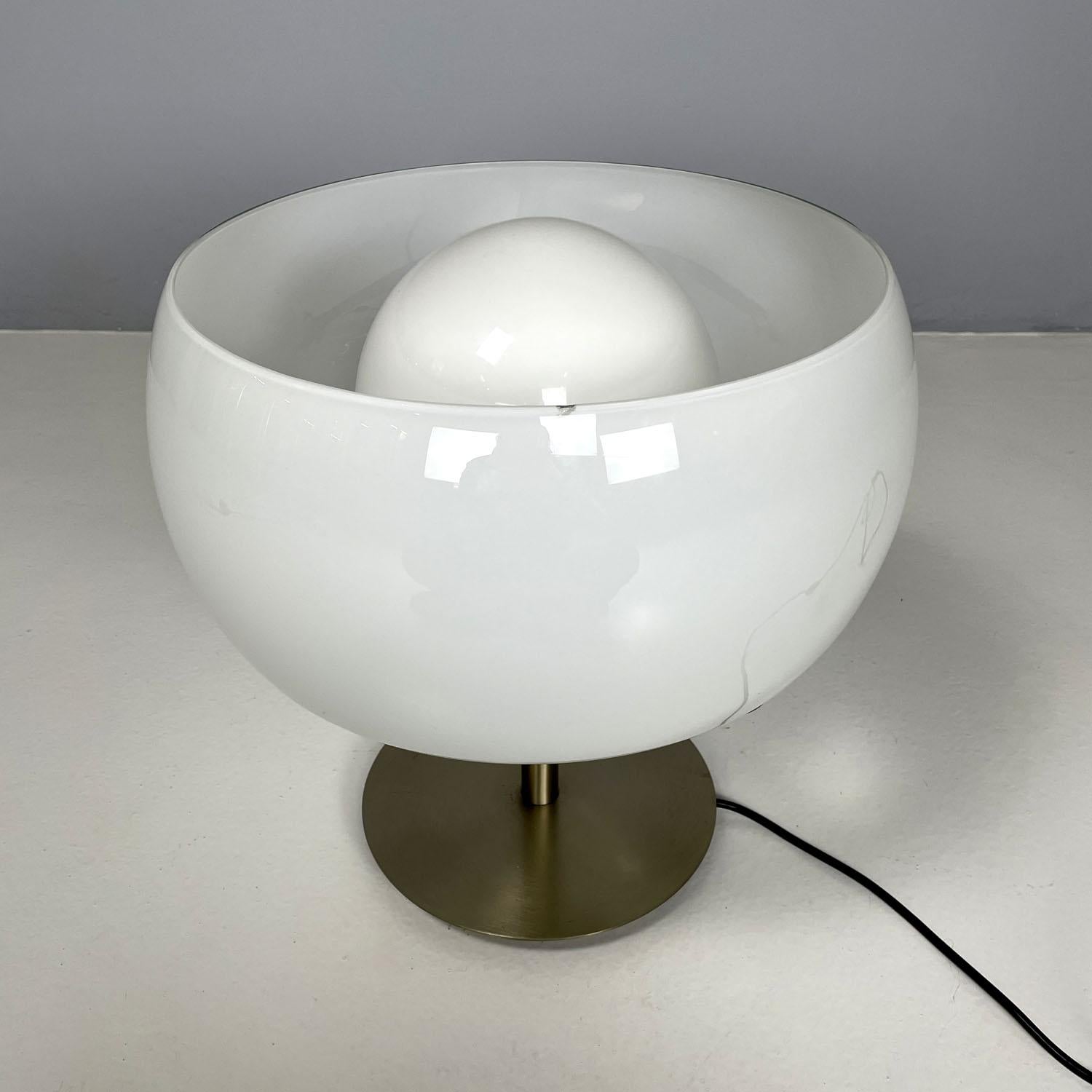 Italian mid-century modern table lamp Erse Vico Magistretti for Artemide, 1960s For Sale 1