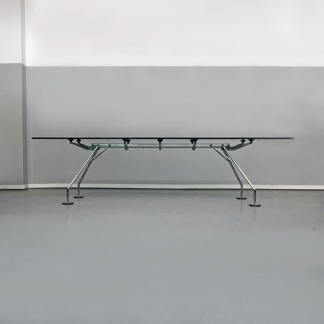 Italian Mid-Century Modern Table Mod. Nomos by Norman Foster for Tecno, 1970s In Good Condition For Sale In MIlano, IT