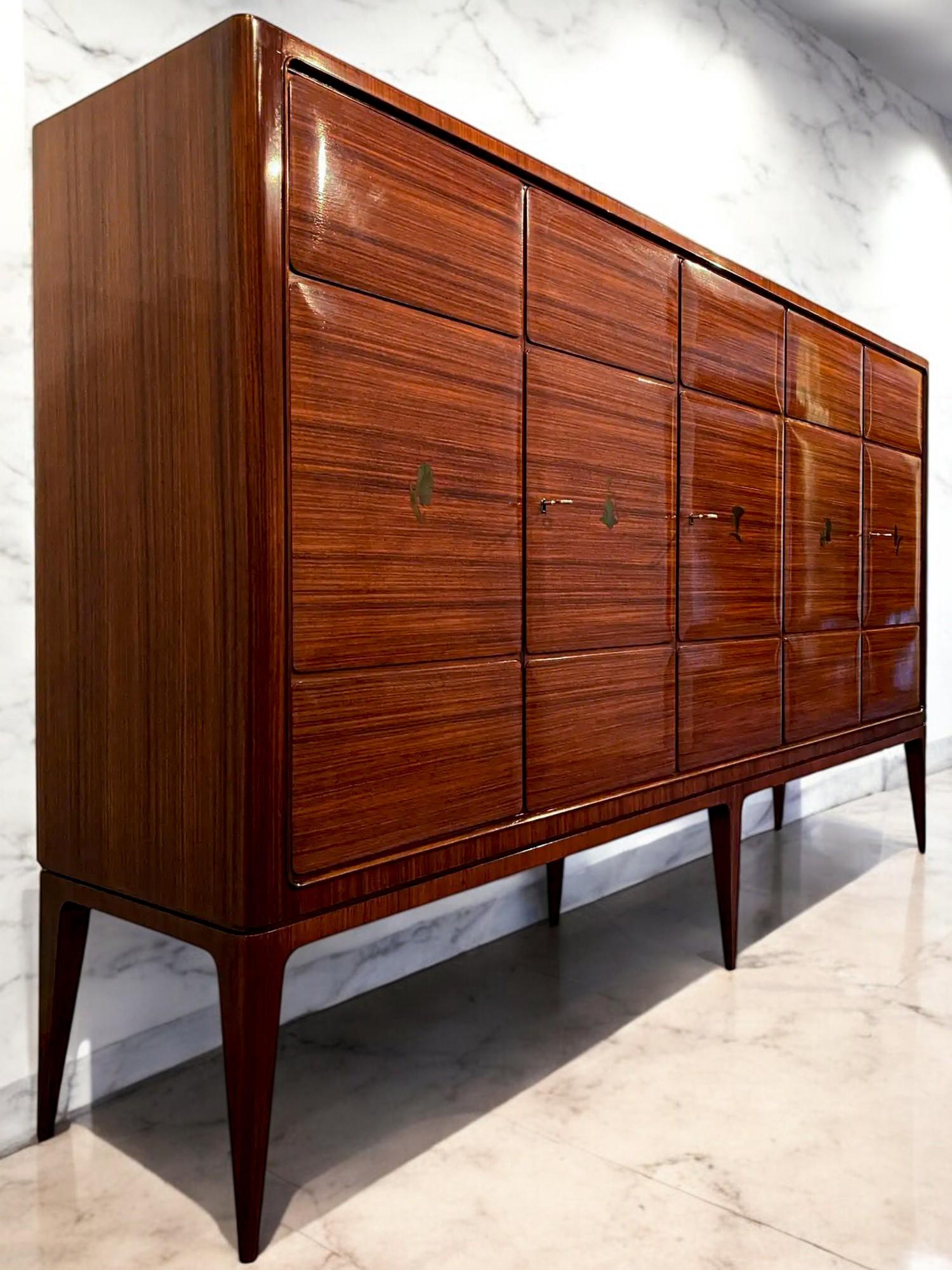 Italiano Credenza alta italiana del Mid-Century Modern disegnata da Paolo Buffa, 1950 in vendita