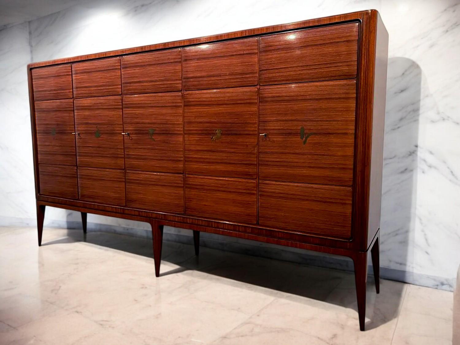 Credenza alta italiana del Mid-Century Modern disegnata da Paolo Buffa, 1950 In condizioni buone in vendita a Traversetolo, IT