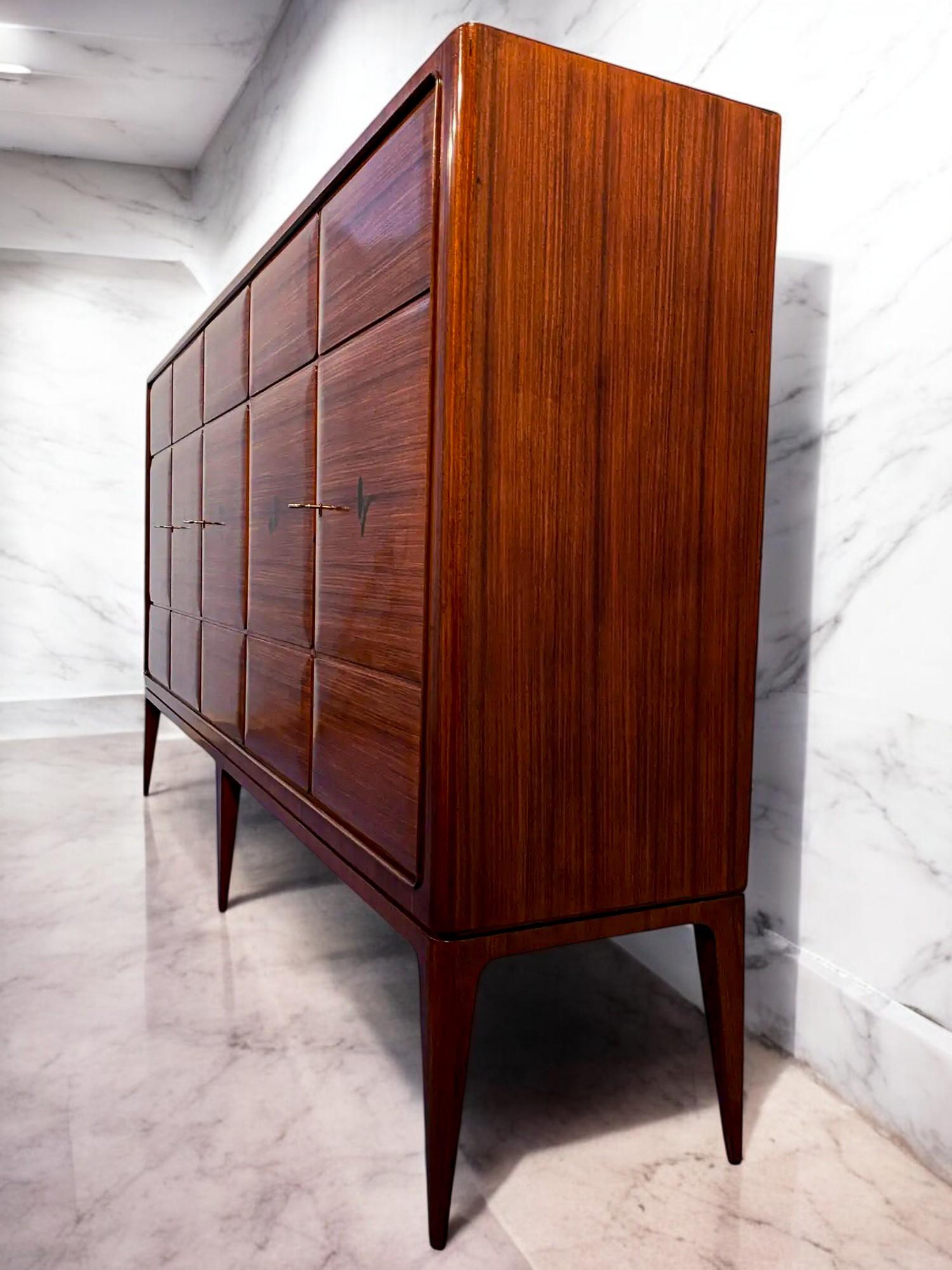 Metà XX secolo Credenza alta italiana del Mid-Century Modern disegnata da Paolo Buffa, 1950 in vendita