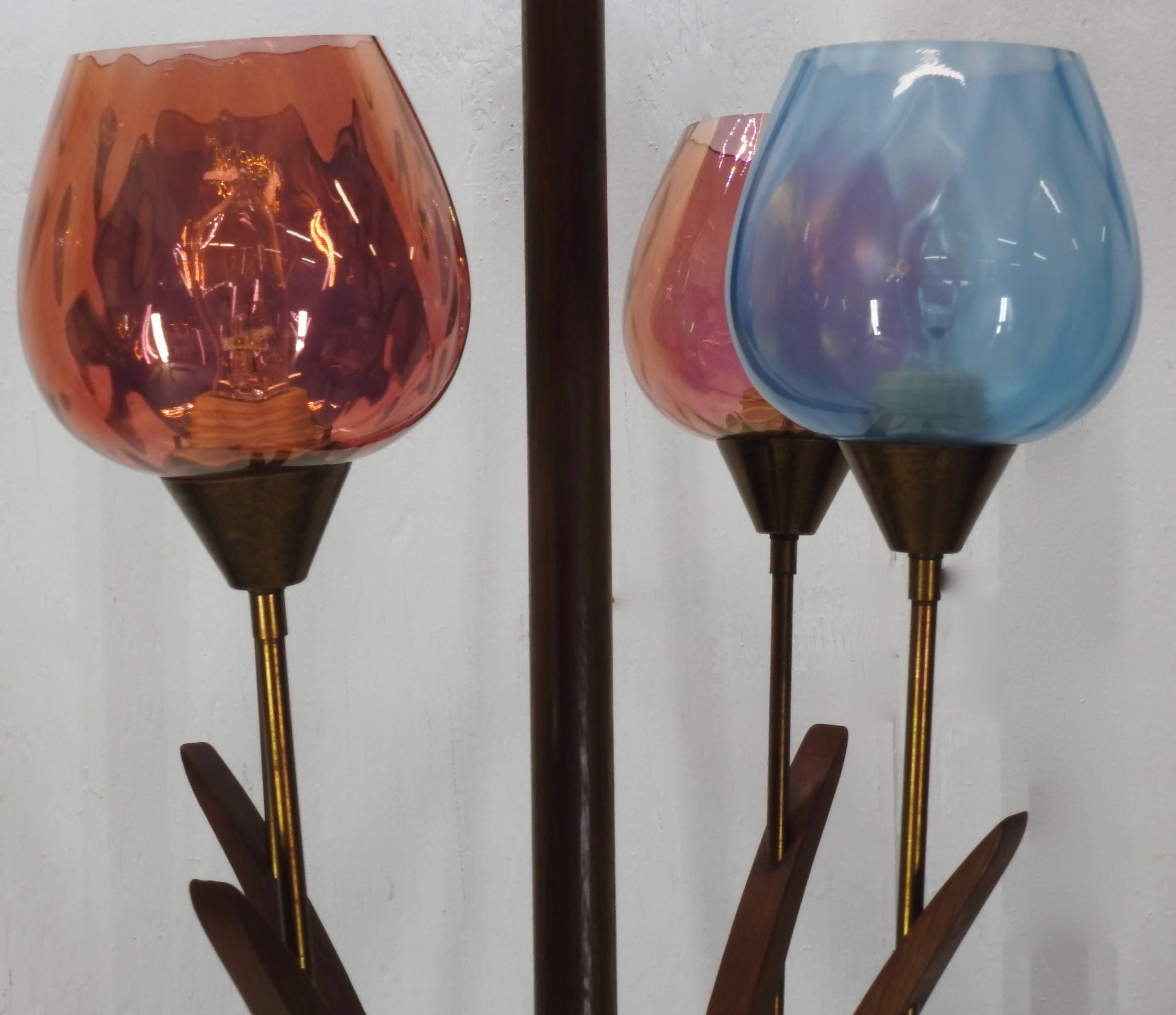 Italian Mid-Century Modern Teak and Glass Tension Lamp In Good Condition For Sale In Cookeville, TN