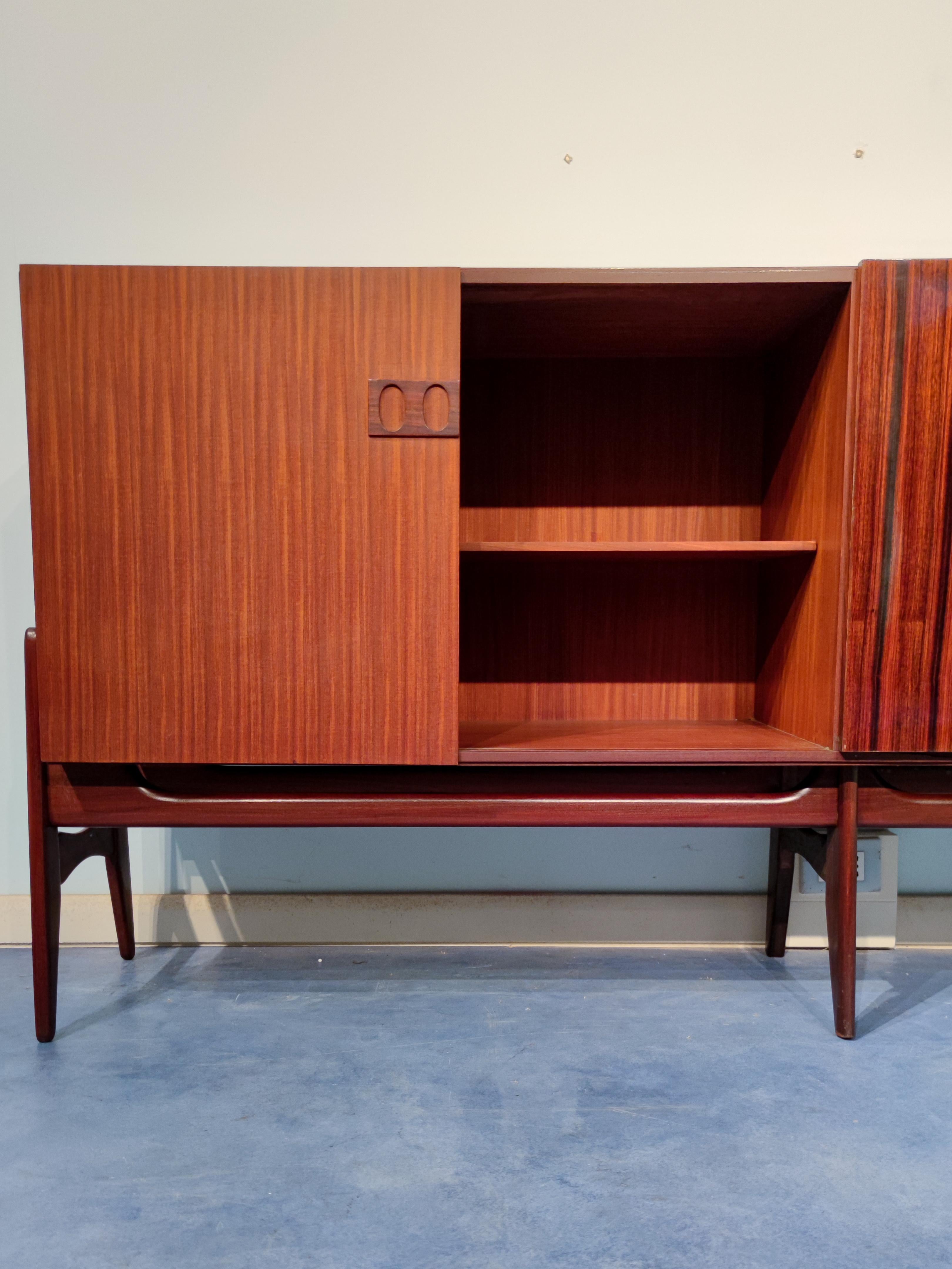 Italienisches Mid-Century Modern-Sideboard aus Teakholz, 1960er Jahre im Angebot 10