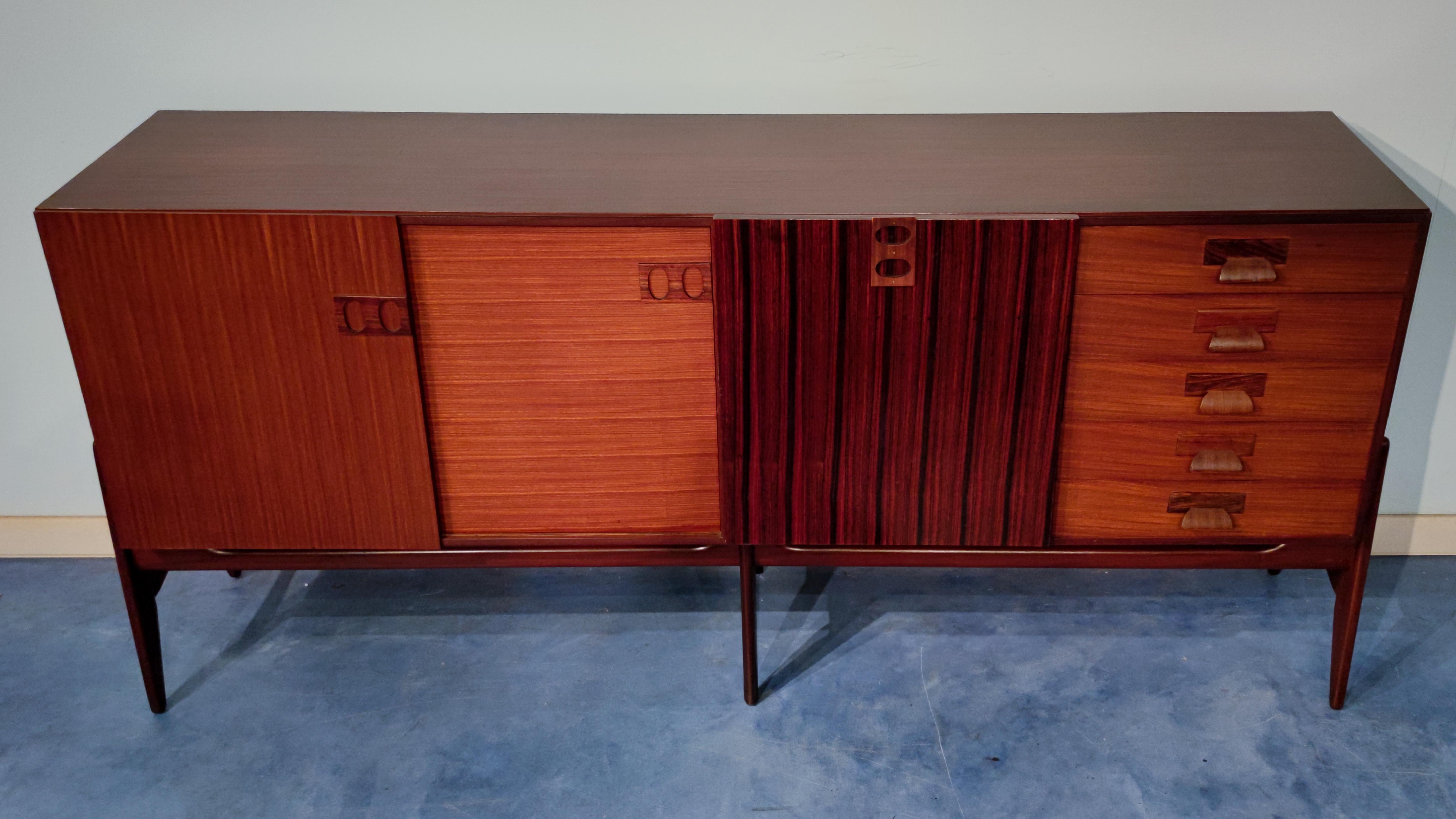 Italian Mid-Century Modern Teak Sideboard, 1960s In Good Condition For Sale In Traversetolo, IT