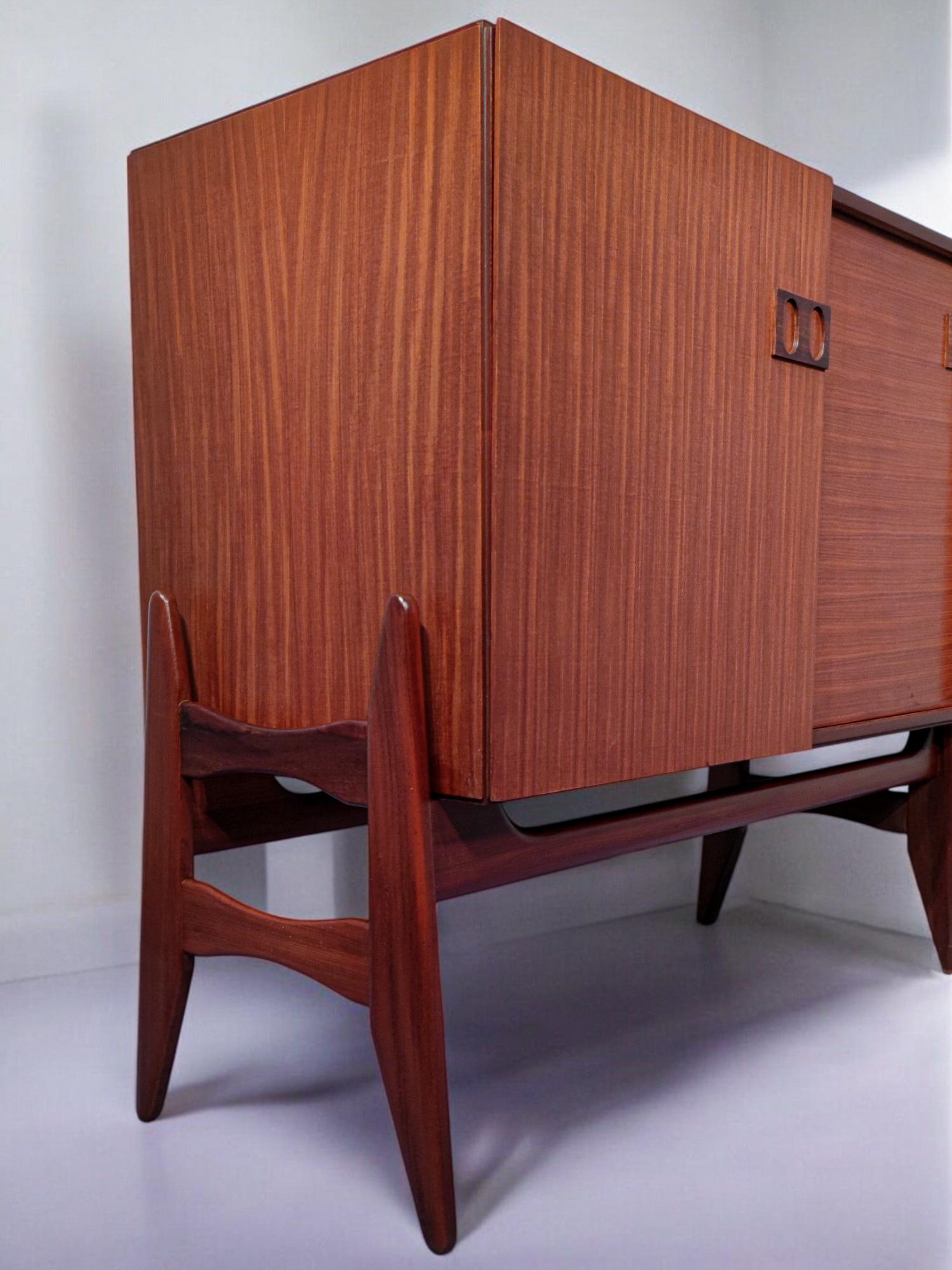 Italian Mid-Century Modern Teak Sideboard by Fratelli Proserpio, 1960s For Sale 9
