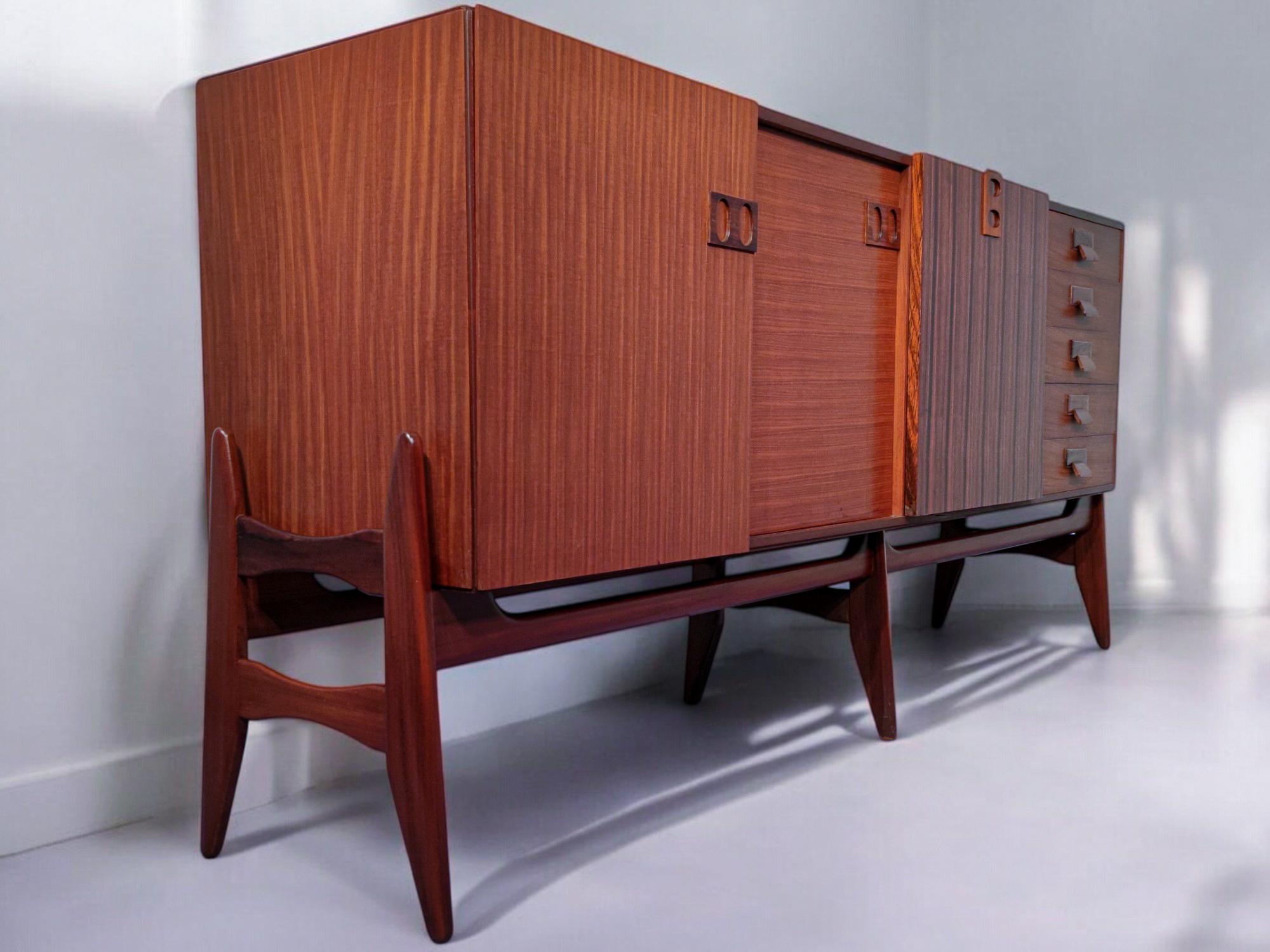 Italian Mid-Century Modern Teak Sideboard by Fratelli Proserpio, 1960s For Sale 10