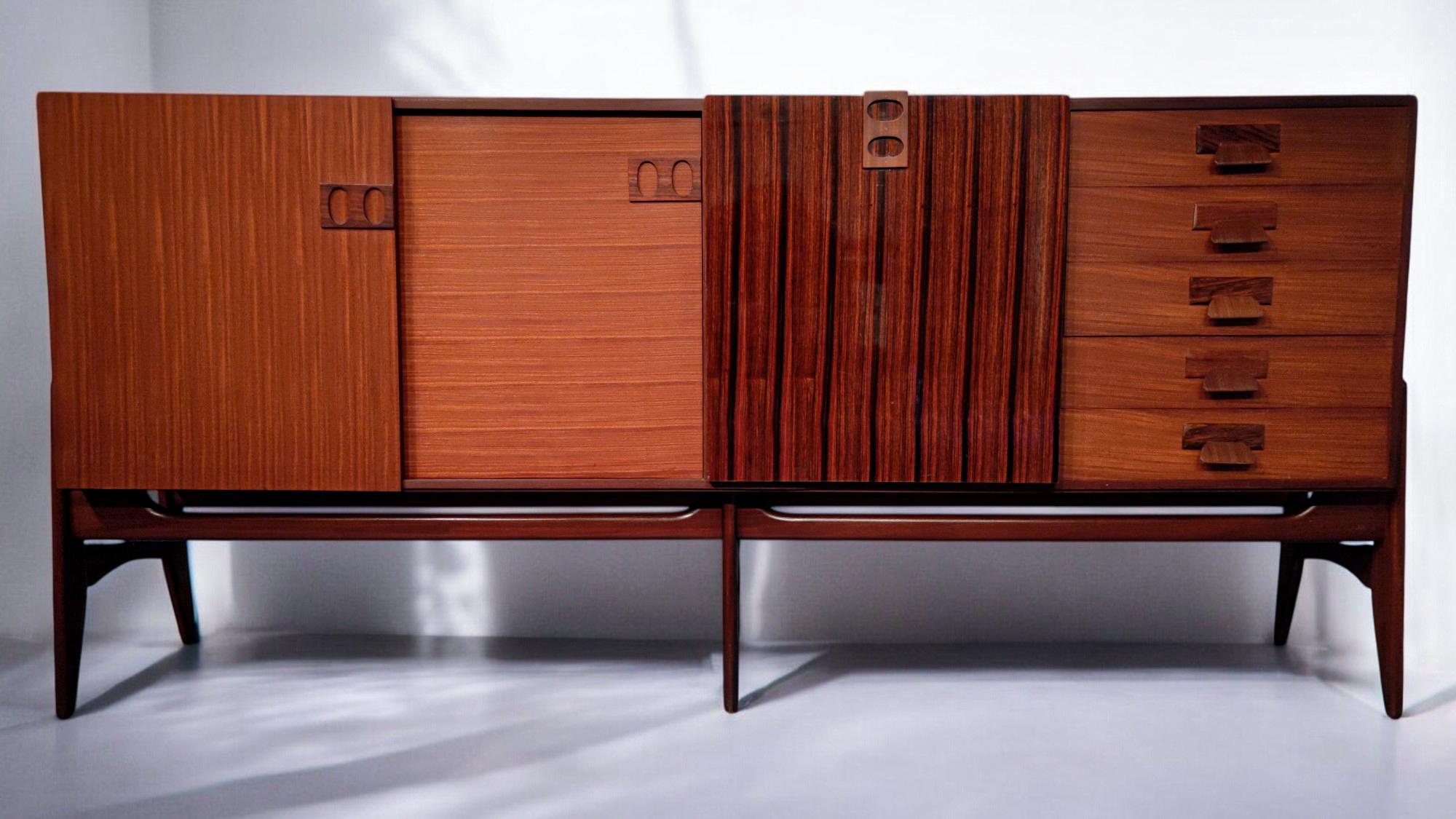 Italian Mid-Century Modern Teak Sideboard by Fratelli Proserpio, 1960s For Sale 13