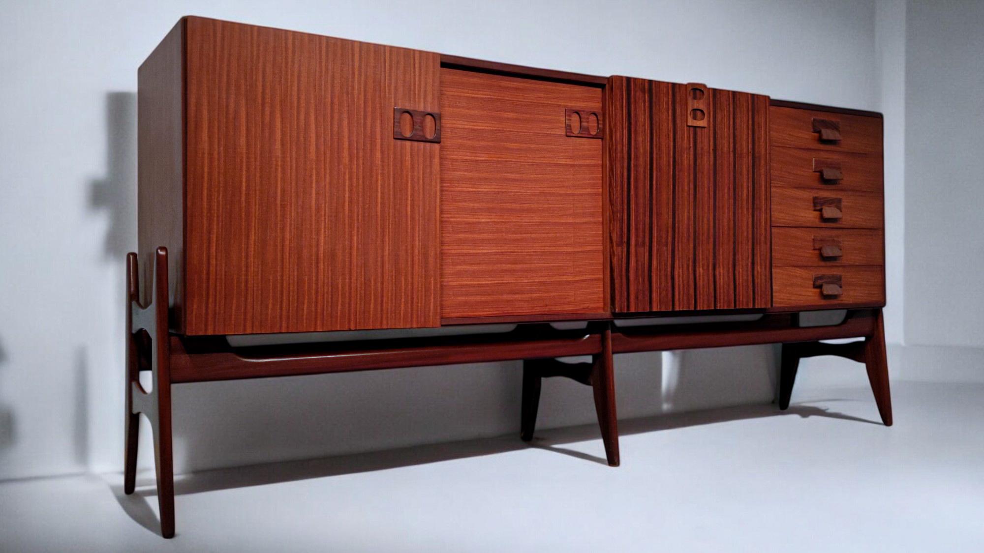 Italian Mid-Century Modern Teak Sideboard by Fratelli Proserpio, 1960s For Sale 15