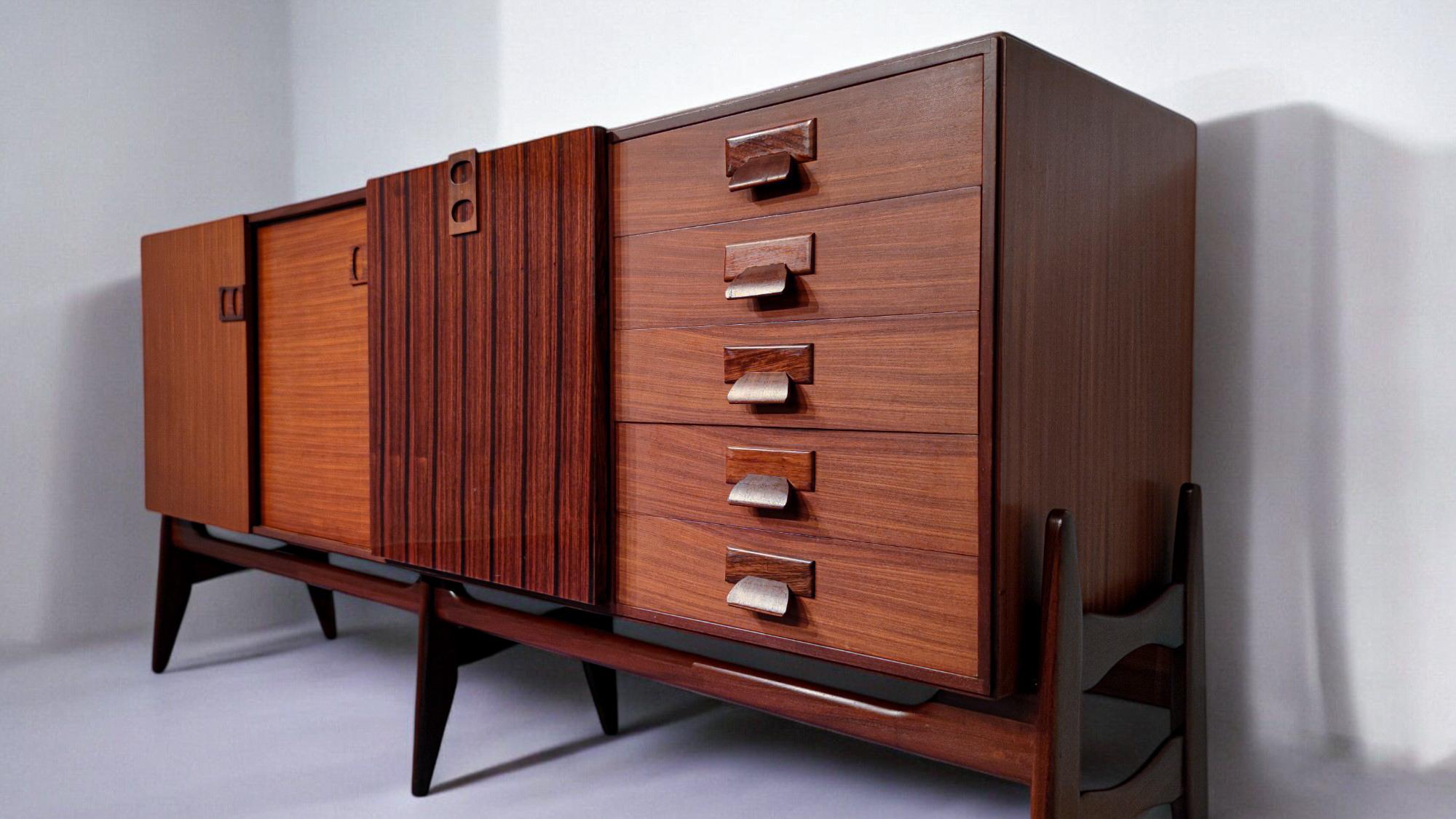 Italian Mid-Century Modern Teak Sideboard by Fratelli Proserpio, 1960s For Sale 16