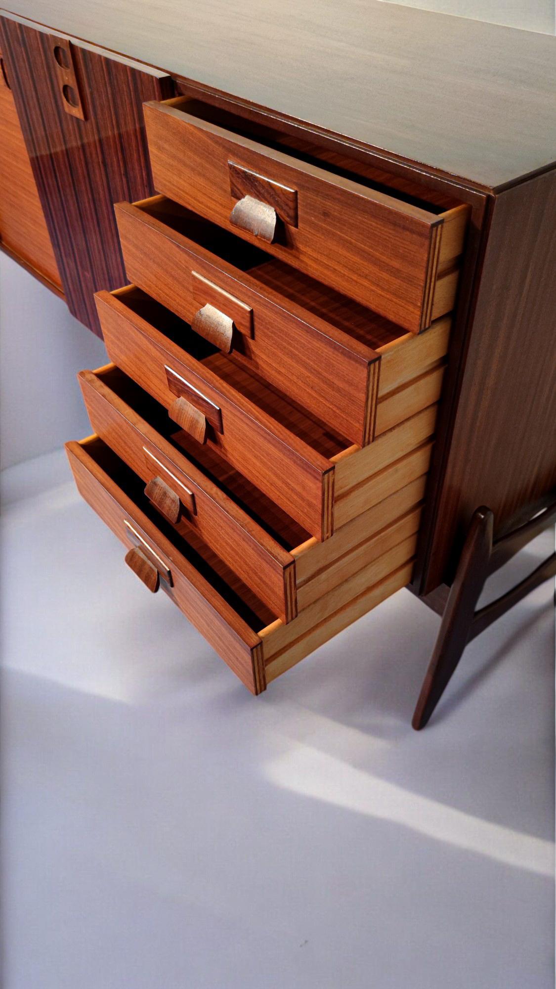 Italian Mid-Century Modern Teak Sideboard by Fratelli Proserpio, 1960s For Sale 5