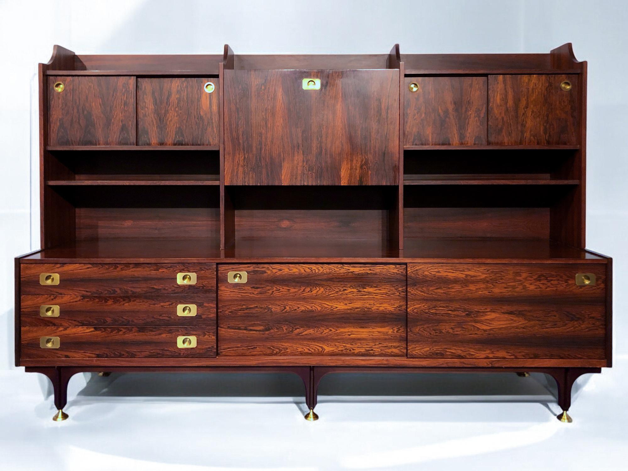 Grand buffet italien en teck, de style moderne du milieu du siècle dernier, 1950 en vente 11
