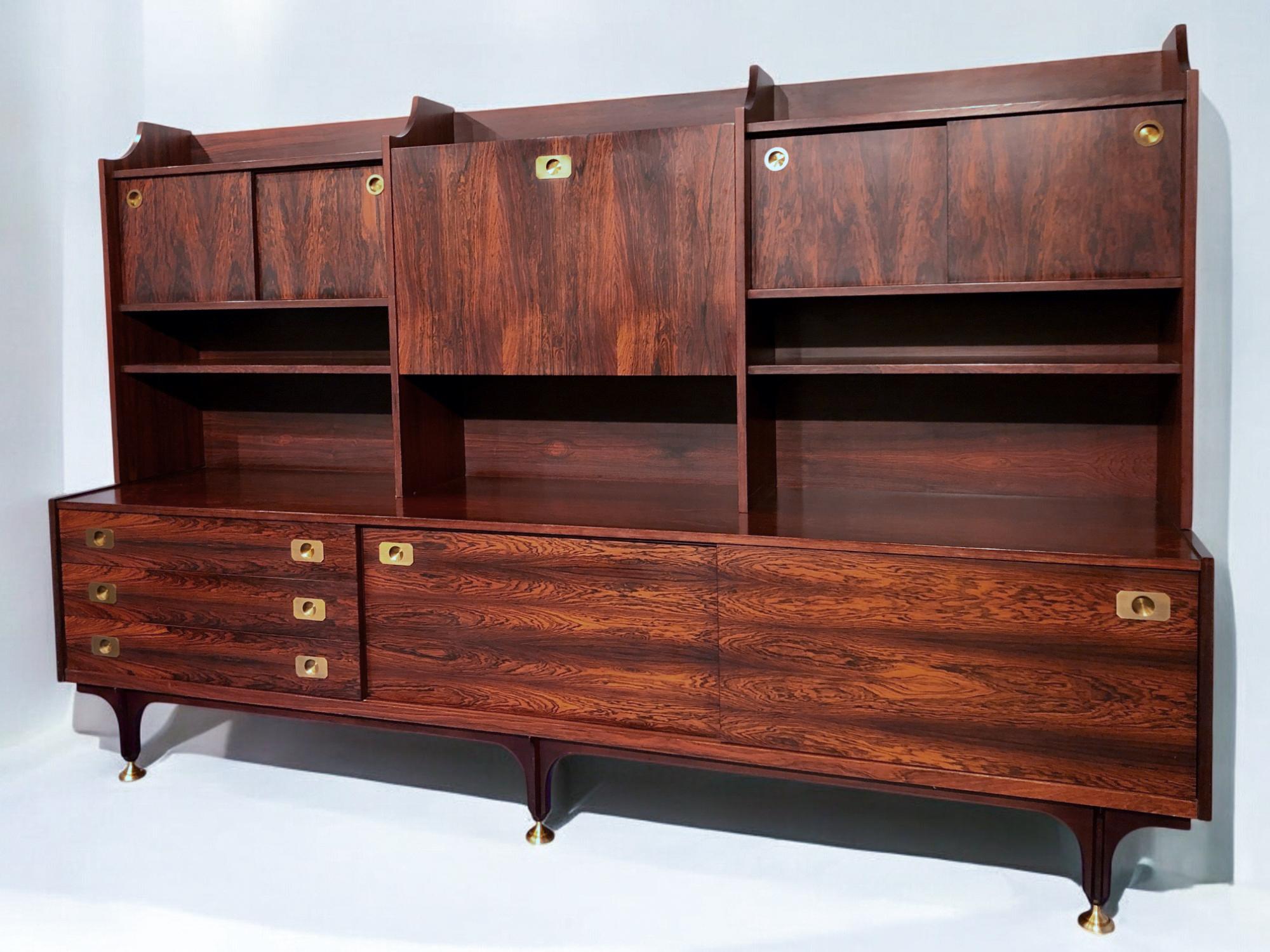 Grand buffet italien en teck, de style moderne du milieu du siècle dernier, 1950 en vente 12