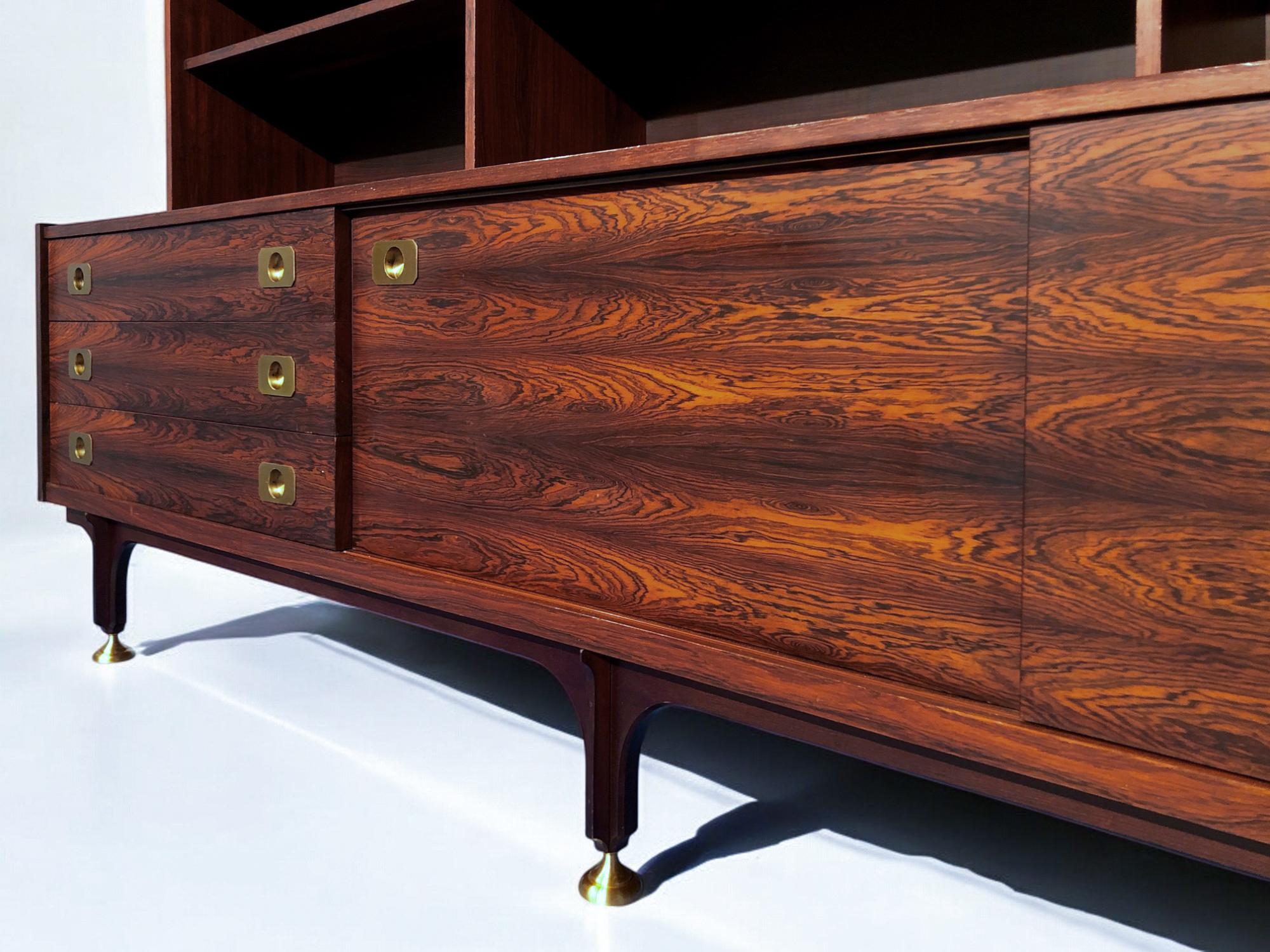 Teck Grand buffet italien en teck, de style moderne du milieu du siècle dernier, 1950 en vente