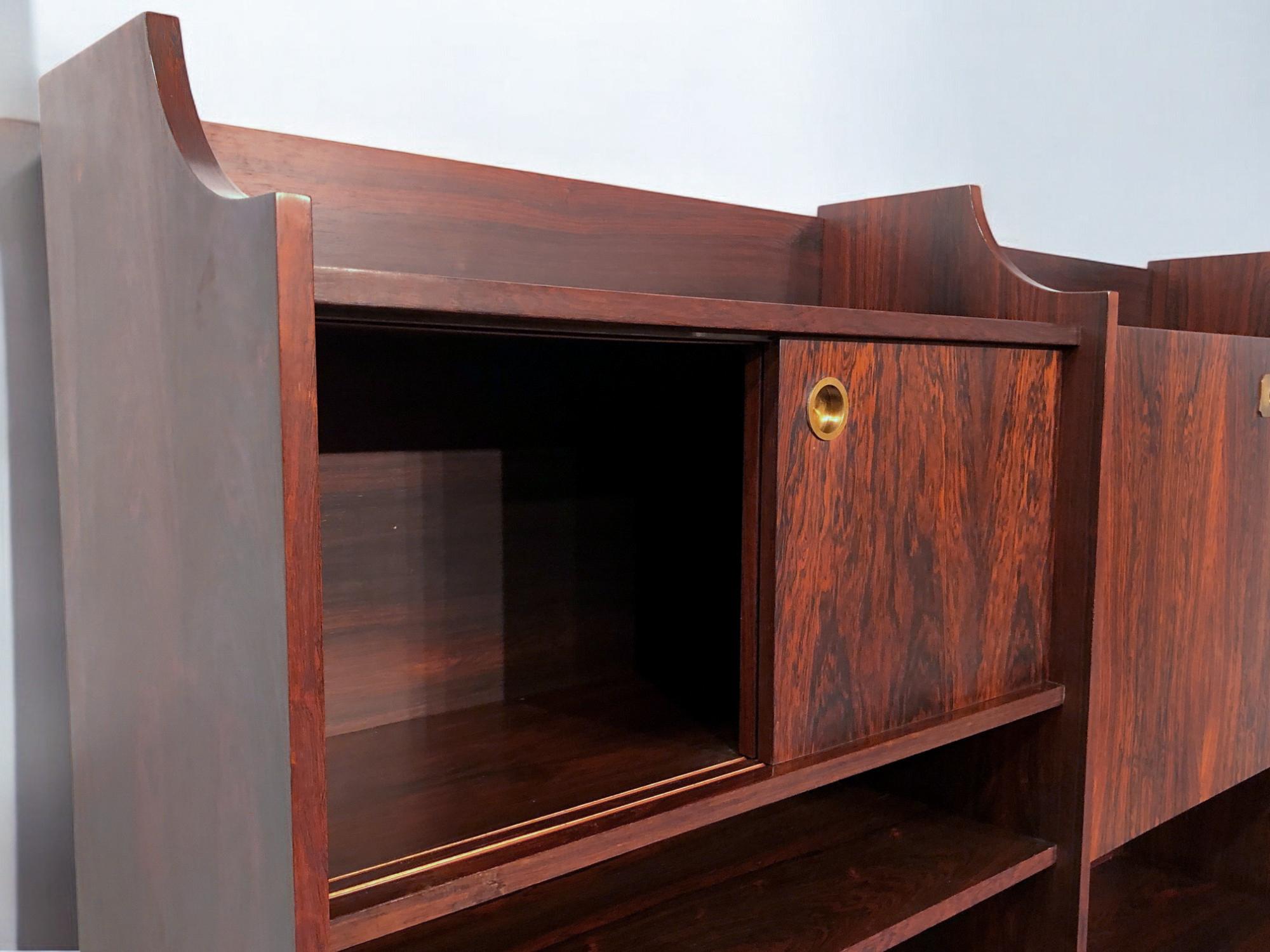 Grand buffet italien en teck, de style moderne du milieu du siècle dernier, 1950 en vente 3