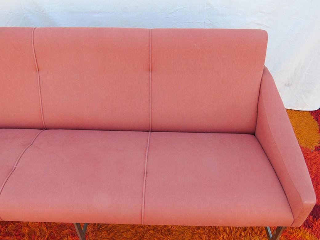 Italian Mid-Century Modern Techno Sofa In Good Condition In Swedesboro, NJ