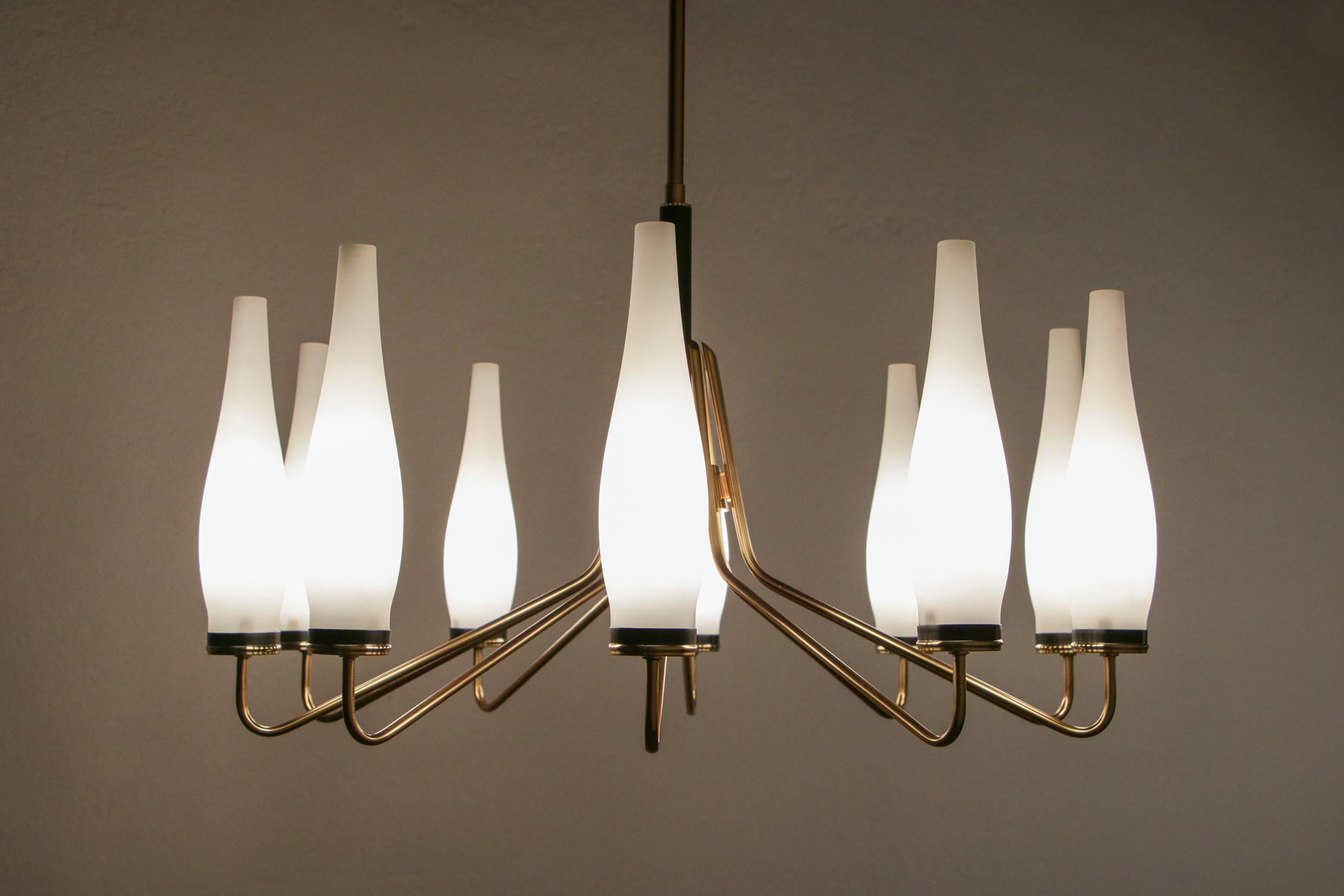 Aluminum Italian Mid-Century Modern Ten Lights Chandelier Attributer to Stilnovo, 1950s For Sale