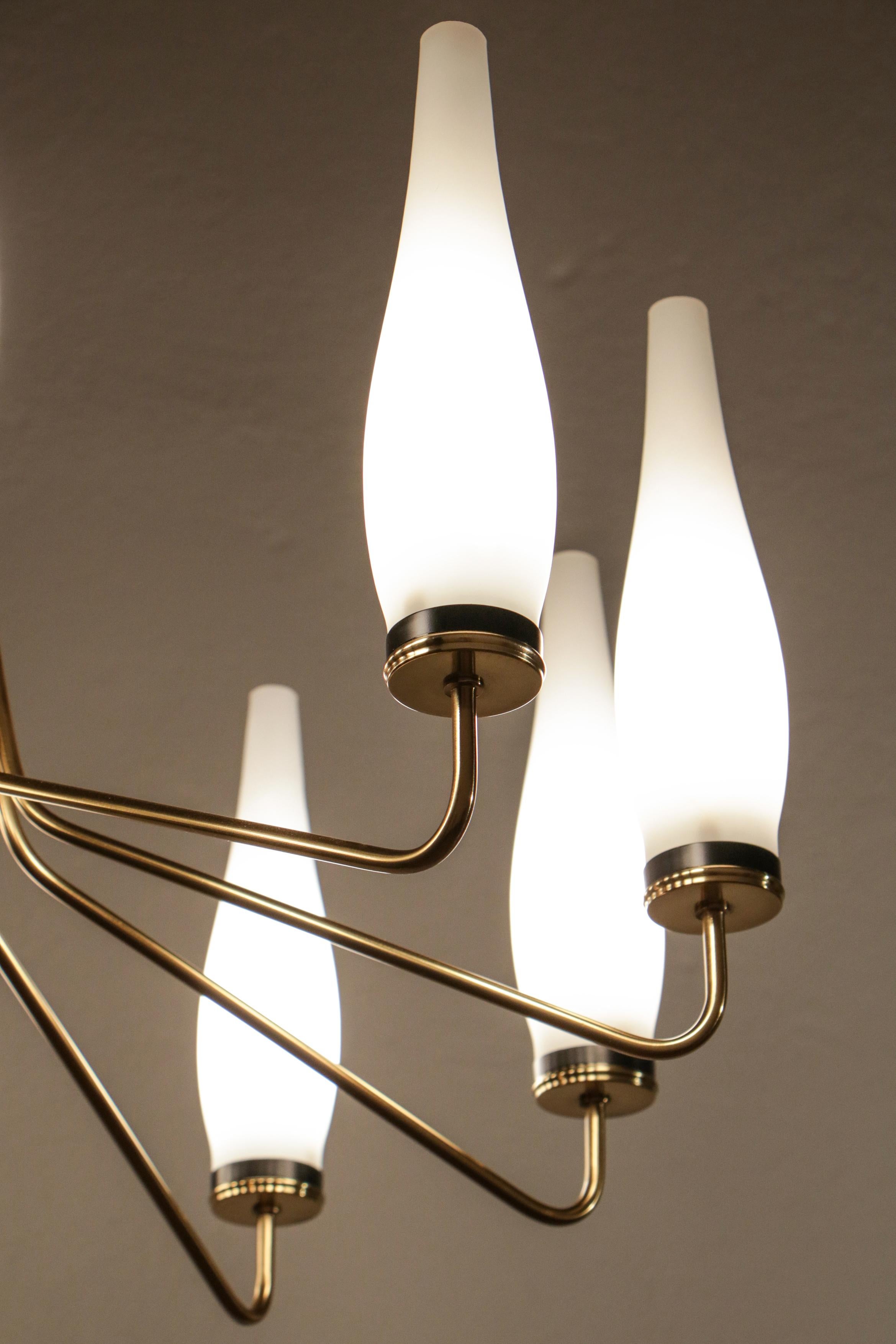 Italian Mid-Century Modern Ten Lights Chandelier Attributer to Stilnovo, 1950s For Sale 4