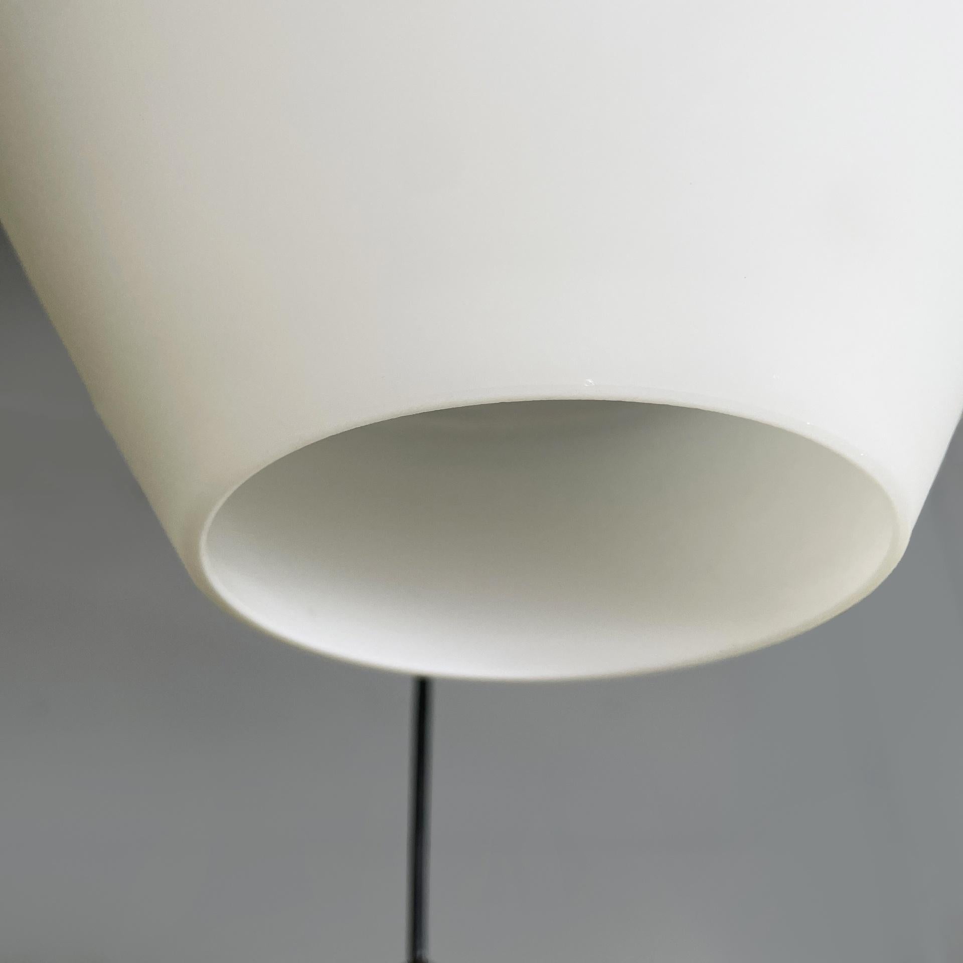 Lustre italien à trois lumières en verre et métal noir de style moderne du milieu du siècle dernier, années 1950. en vente 7