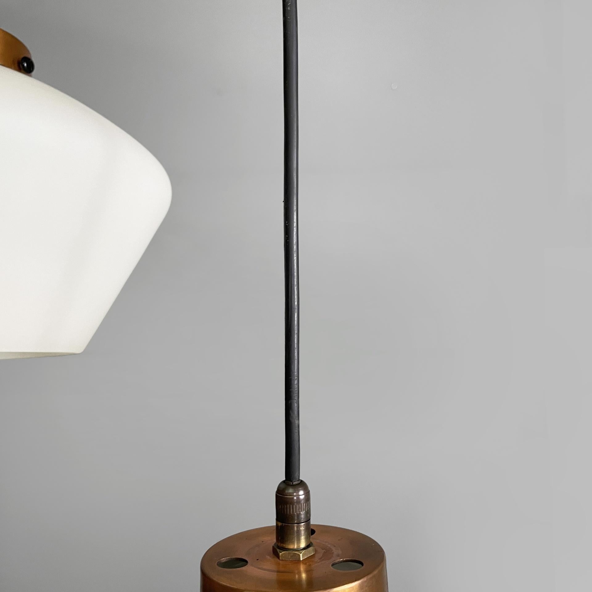 Lustre italien à trois lumières en verre et métal noir de style moderne du milieu du siècle dernier, années 1950. en vente 9