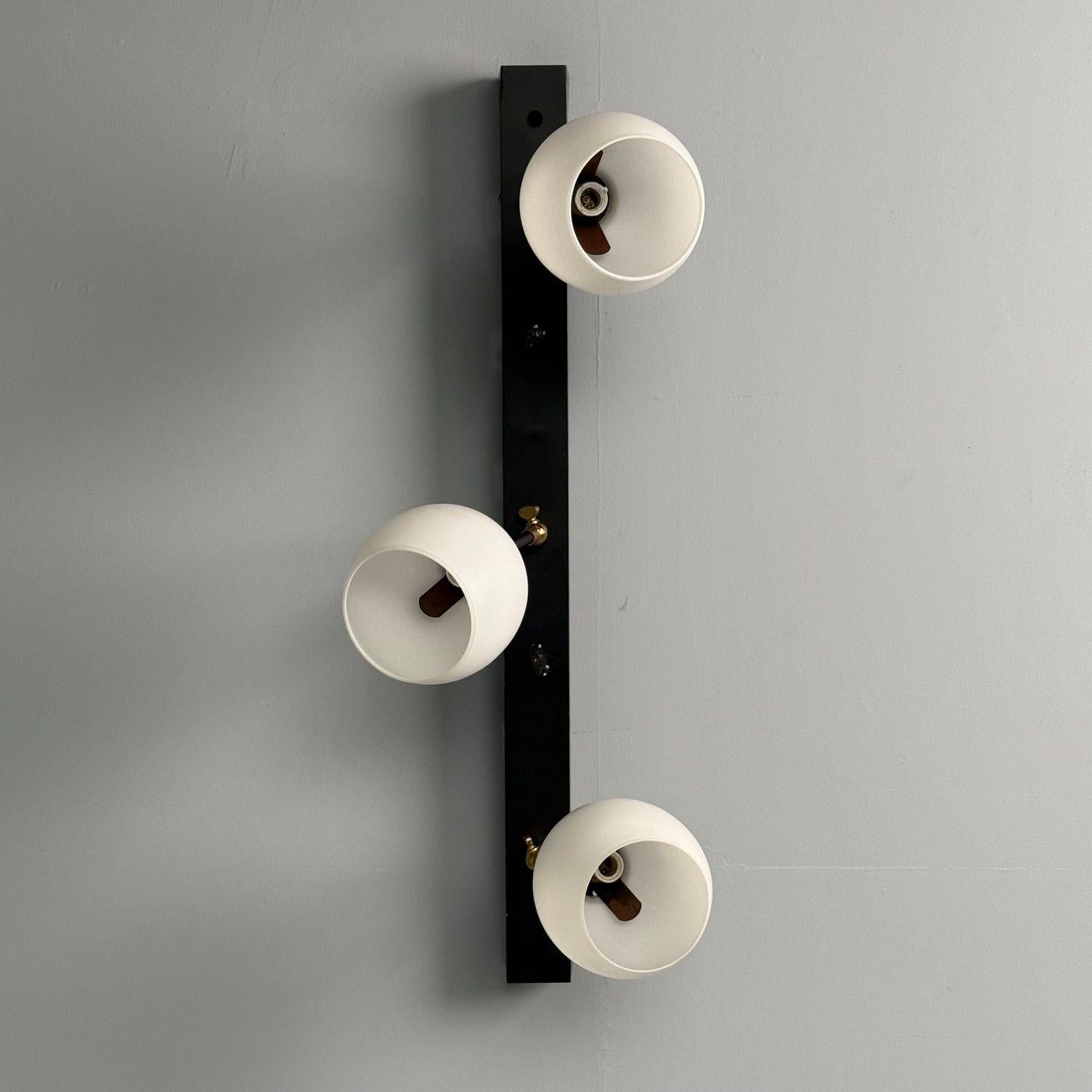 Italian Mid-Century Modern, Three Light Wall Sconce, Painted Metal, Glass, 1950s In Good Condition For Sale In Manhasset, NY