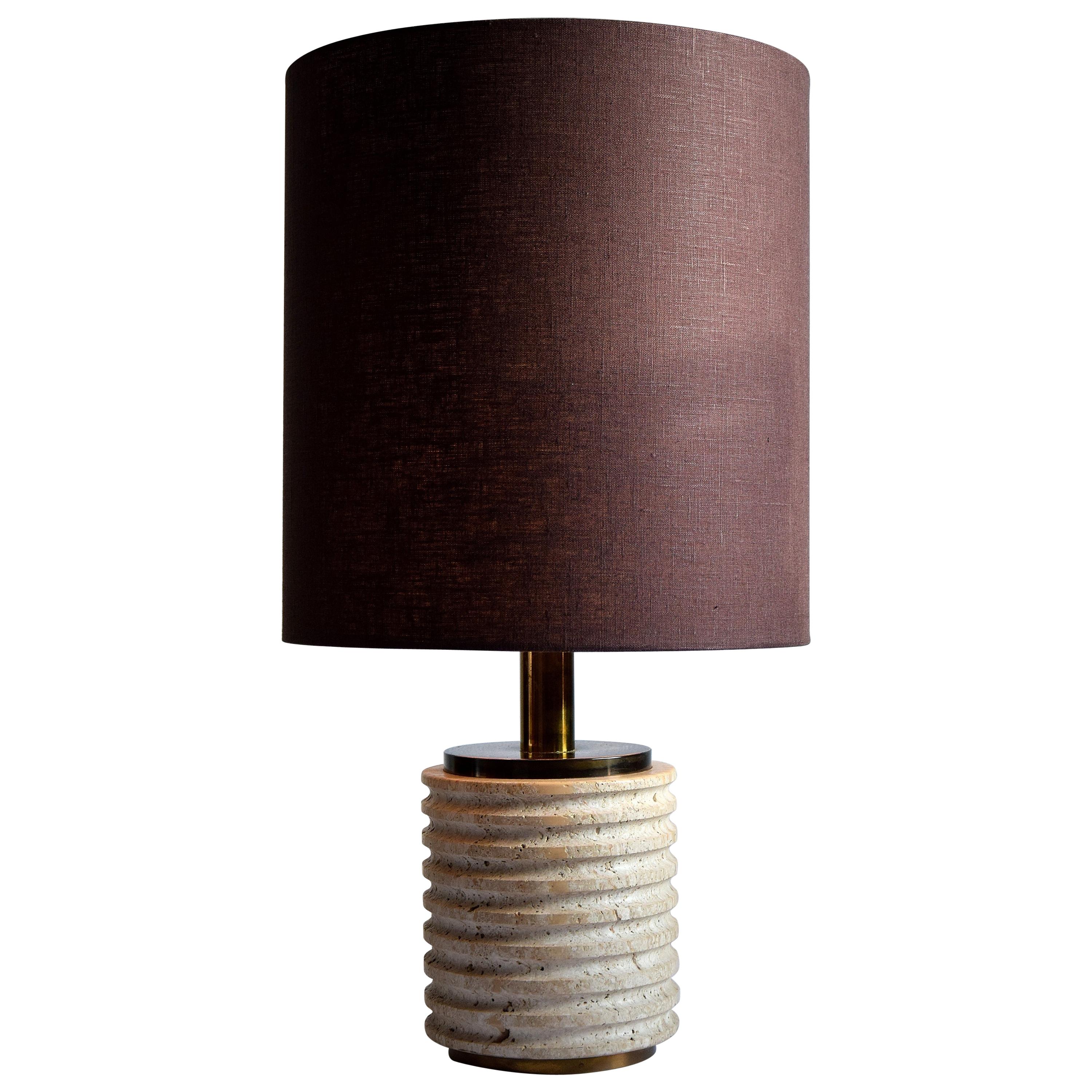 Lampe de bureau italienne moderne du milieu du siècle dernier en travertin marron et beige en vente