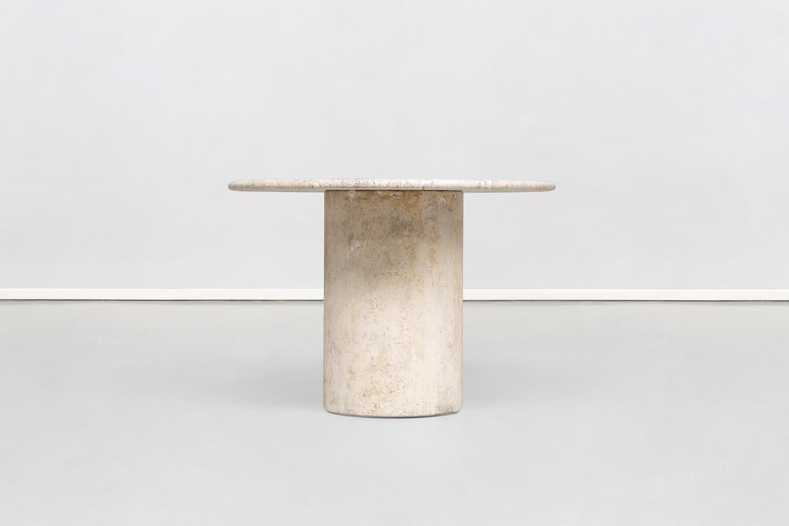 Italian Mid-Century Modern Travertine Dining Table Dolmen by Cappellini, 1970s In Good Condition In MIlano, IT