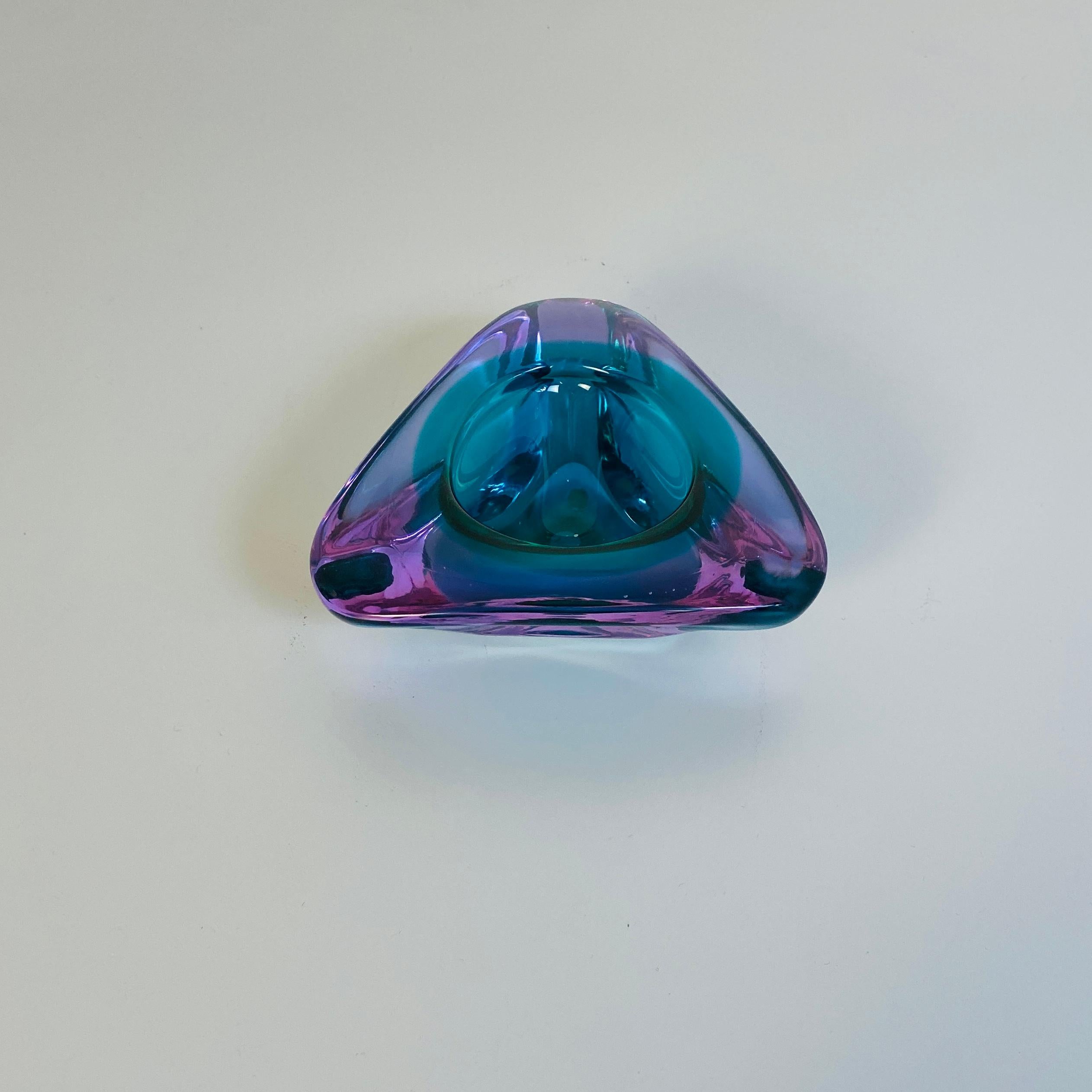 Italian Mid-Century Modern Triangular Murano Glass Ashtray in Purple, 1970s 2