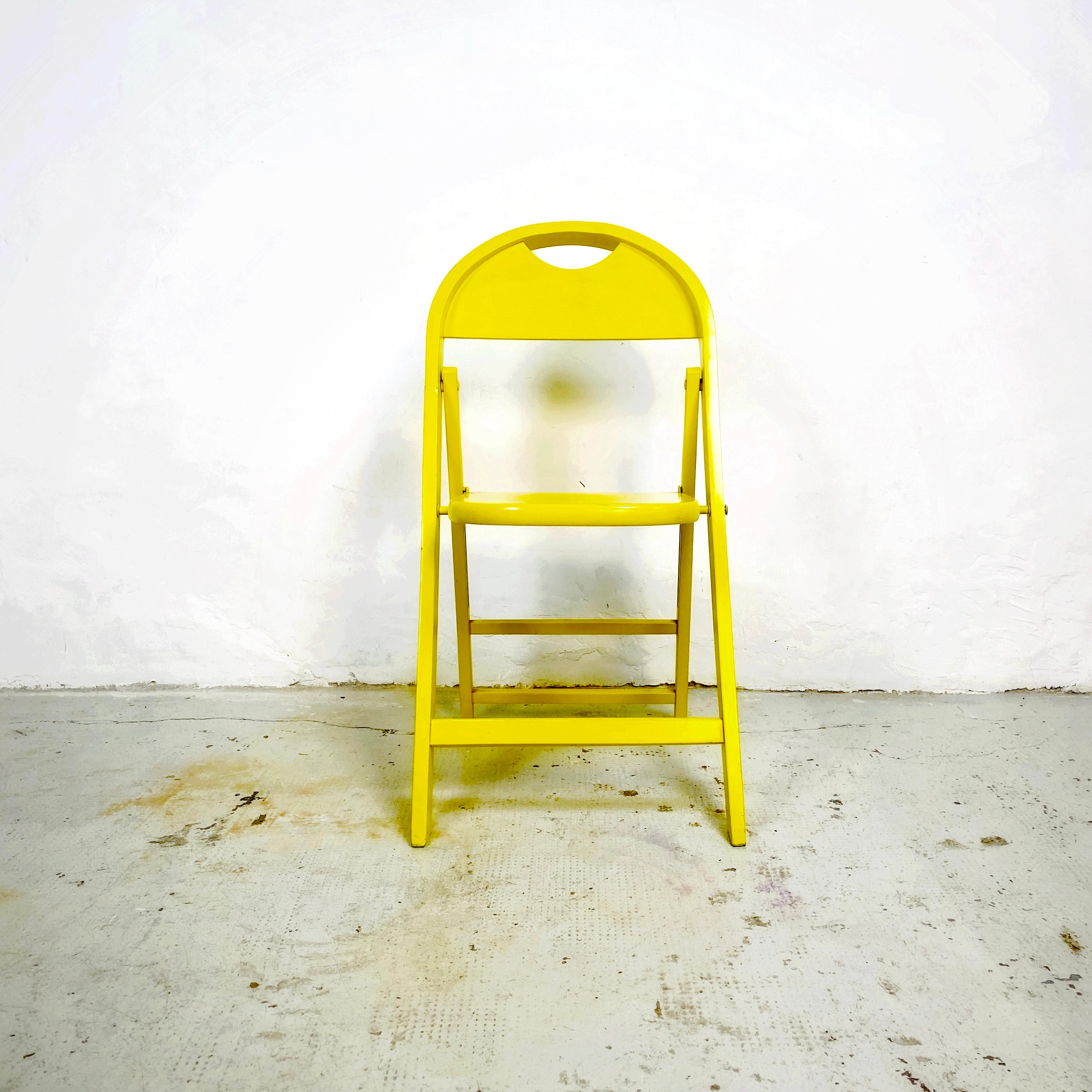 Italian Mid-Century Modern Tric Yellow Folding Chair by A. Castiglioni, 1970s In Fair Condition In MIlano, IT