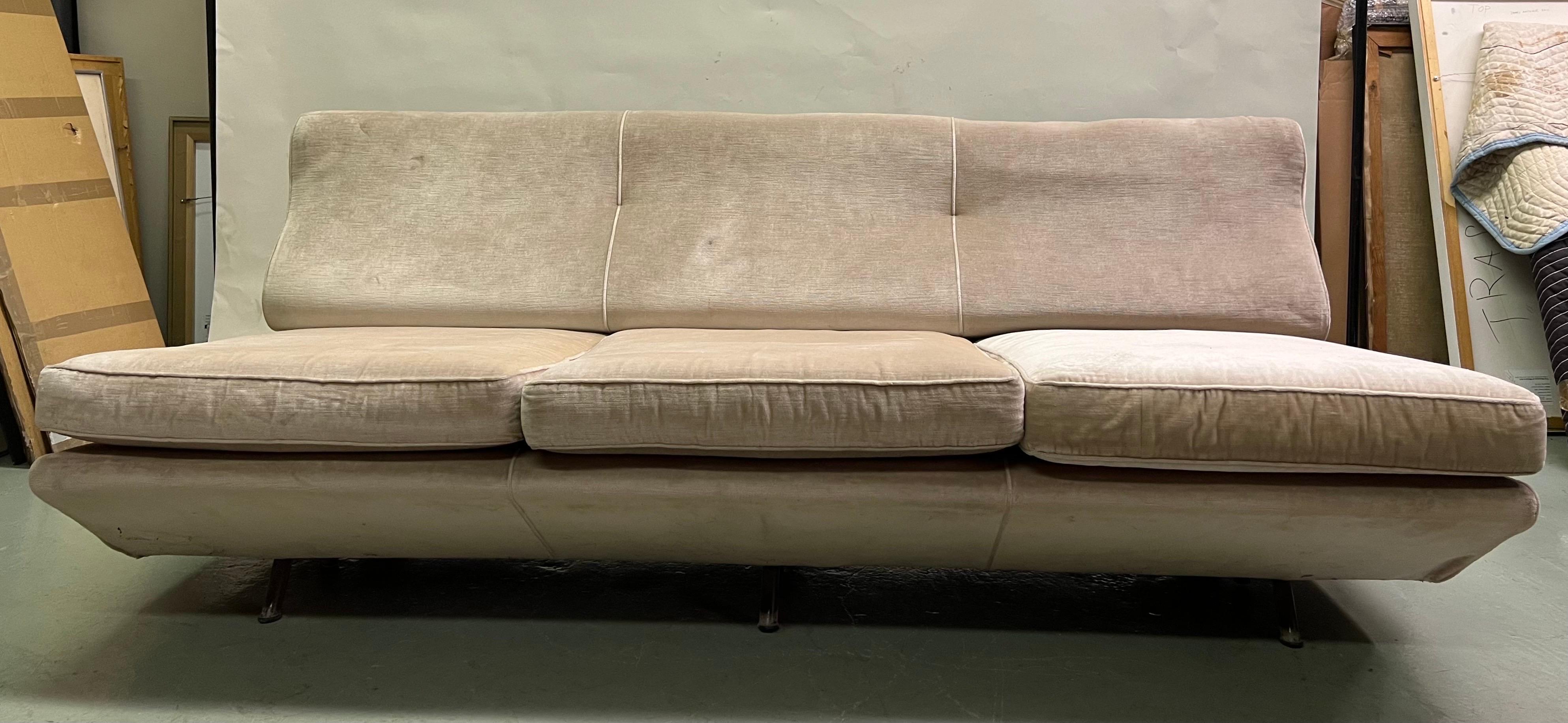 Italienisches Triennale-Sofa aus der Jahrhundertmitte von Marco Zanuso für Arflex, um 1951 im Angebot 4