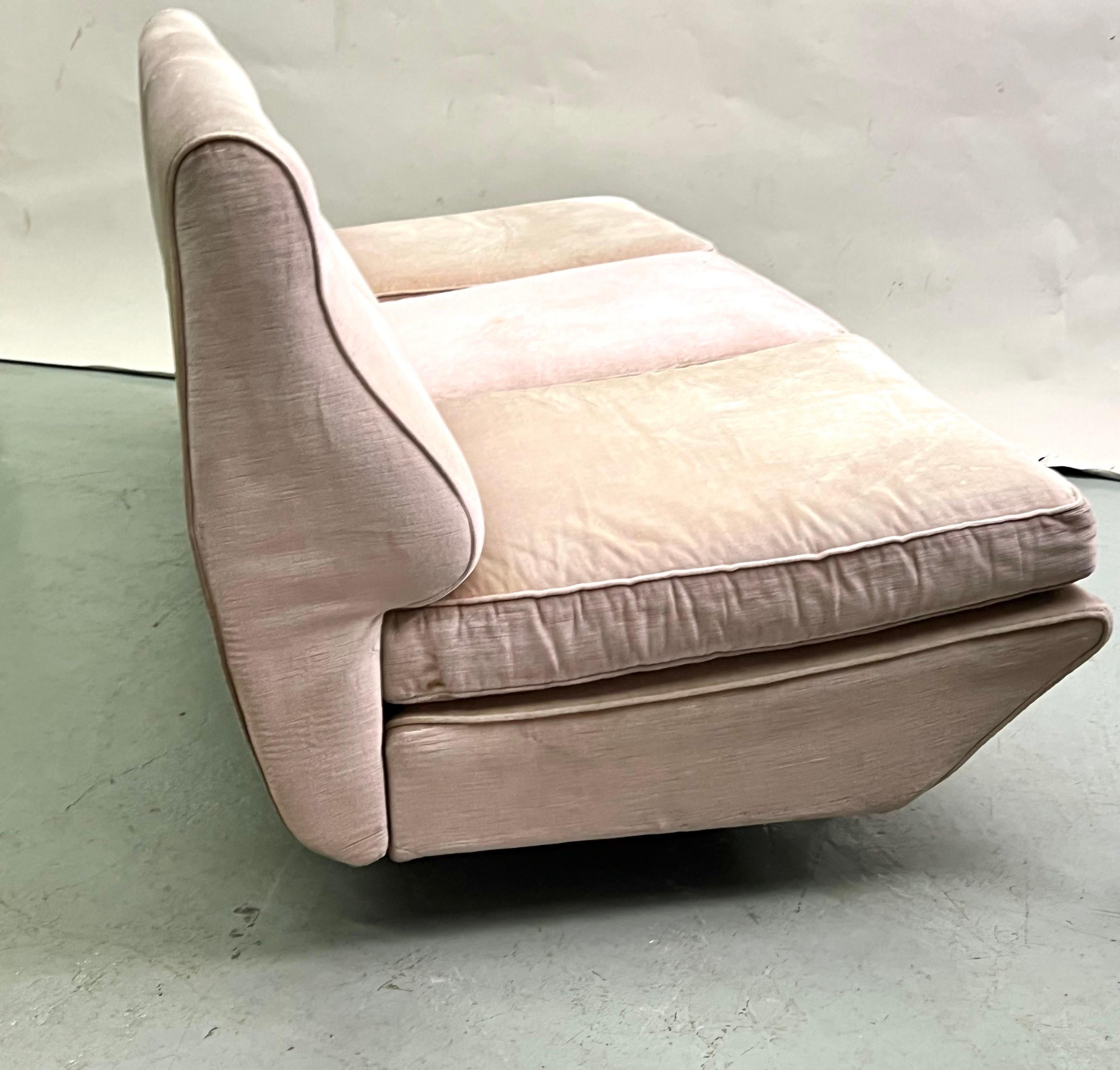 Italienisches Triennale-Sofa aus der Jahrhundertmitte von Marco Zanuso für Arflex, um 1951 im Zustand „Gut“ im Angebot in New York, NY