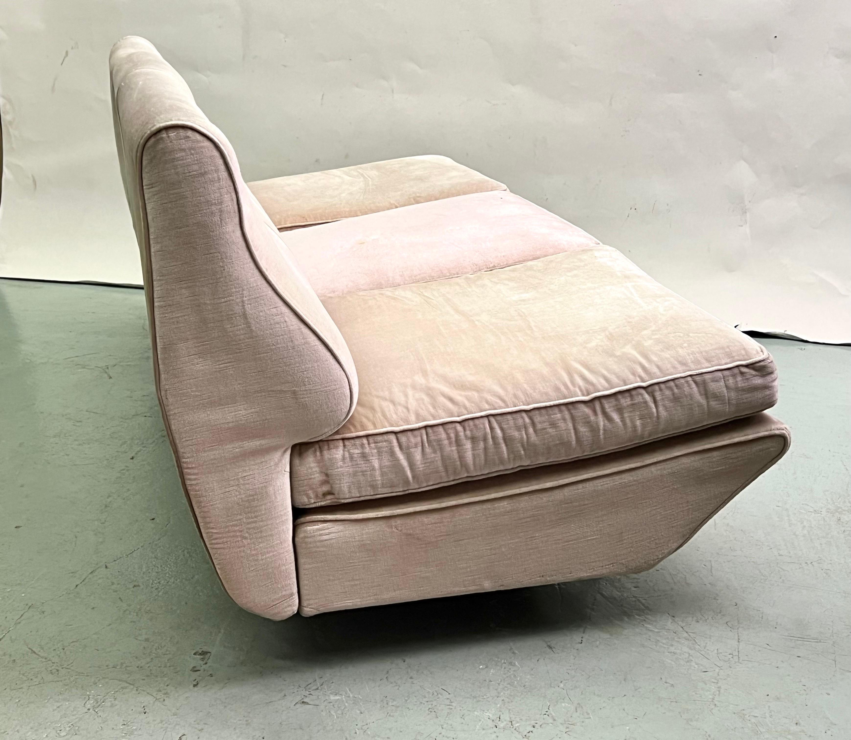 Italienisches Triennale-Sofa aus der Jahrhundertmitte von Marco Zanuso für Arflex, um 1951 (Messing) im Angebot