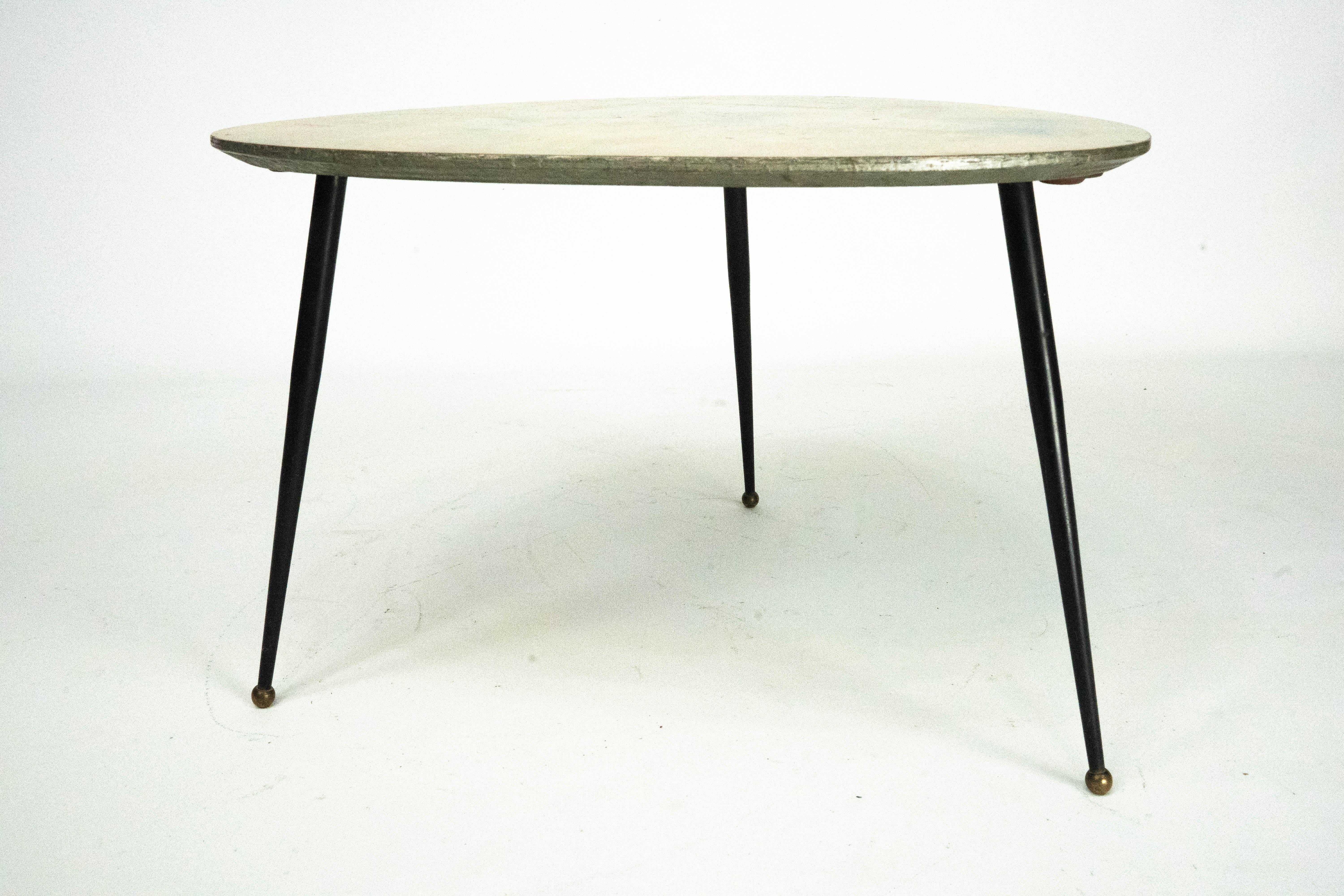Italian Mid-Century Modern Tripod Coffee Table, 1950s For Sale 8