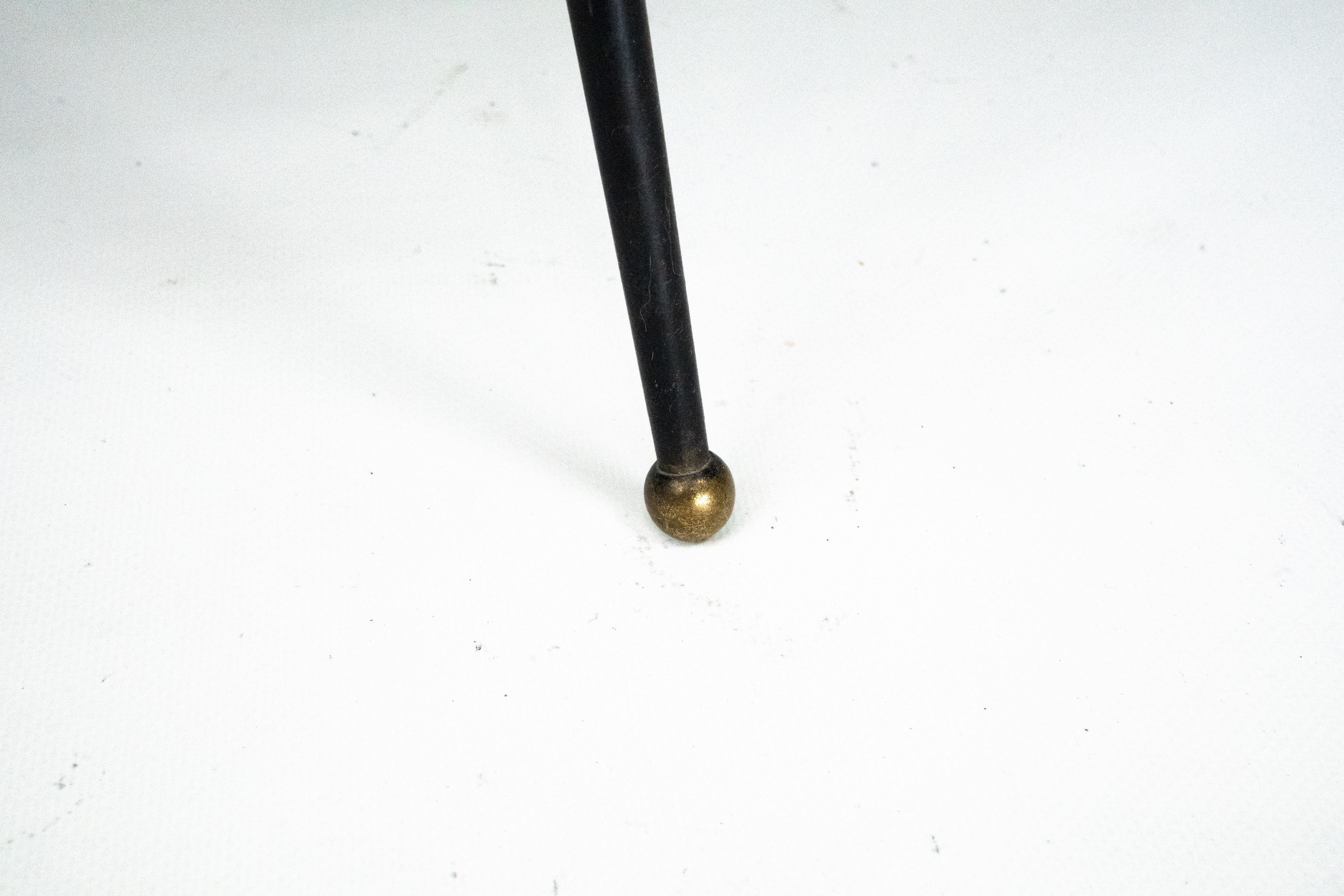 Italian Mid-Century Modern Tripod Coffee Table, 1950s For Sale 3