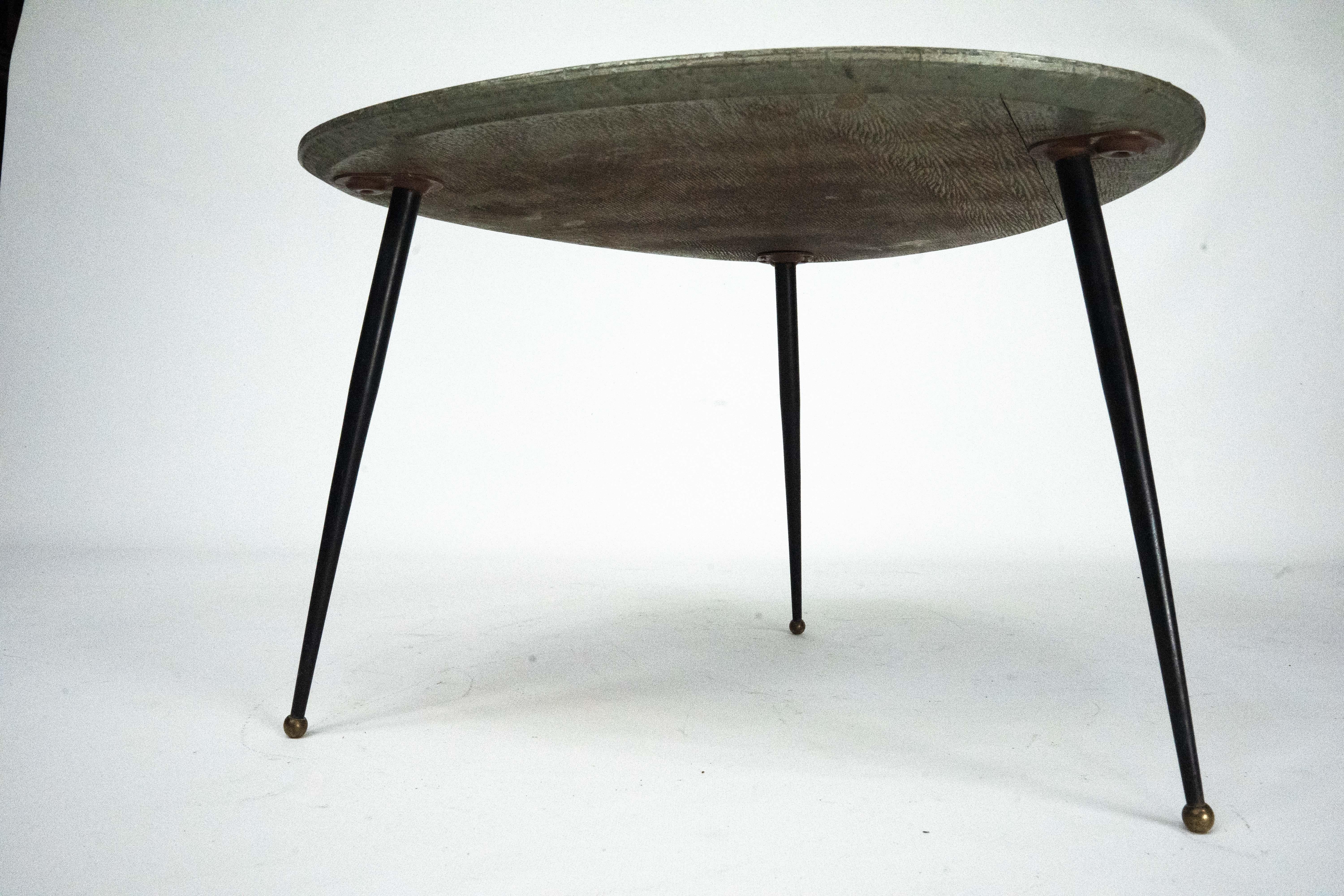 Italian Mid-Century Modern Tripod Coffee Table, 1950s For Sale 4