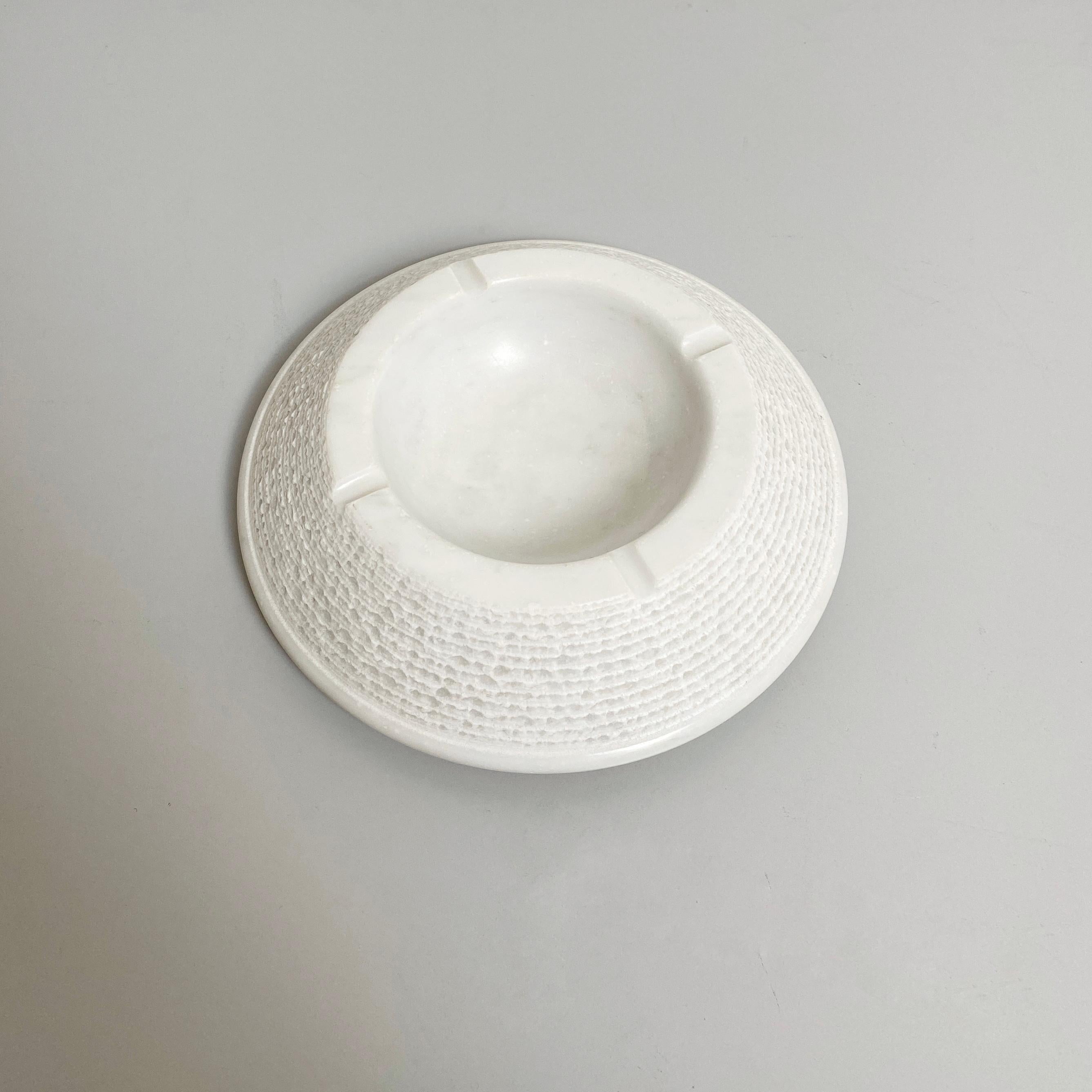 Late 20th Century Italian Mid-Century Modern Truncated Cone White Marble Ashtray, 1970s