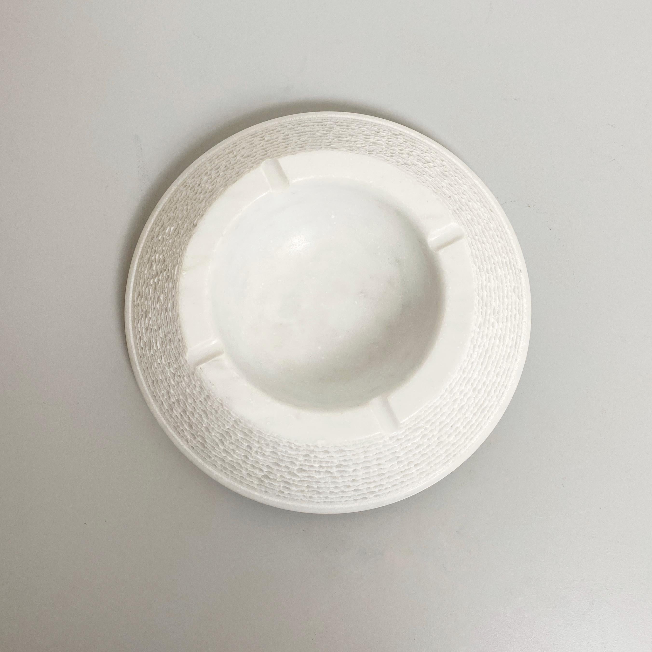 Italian Mid-Century Modern Truncated Cone White Marble Ashtray, 1970s 2