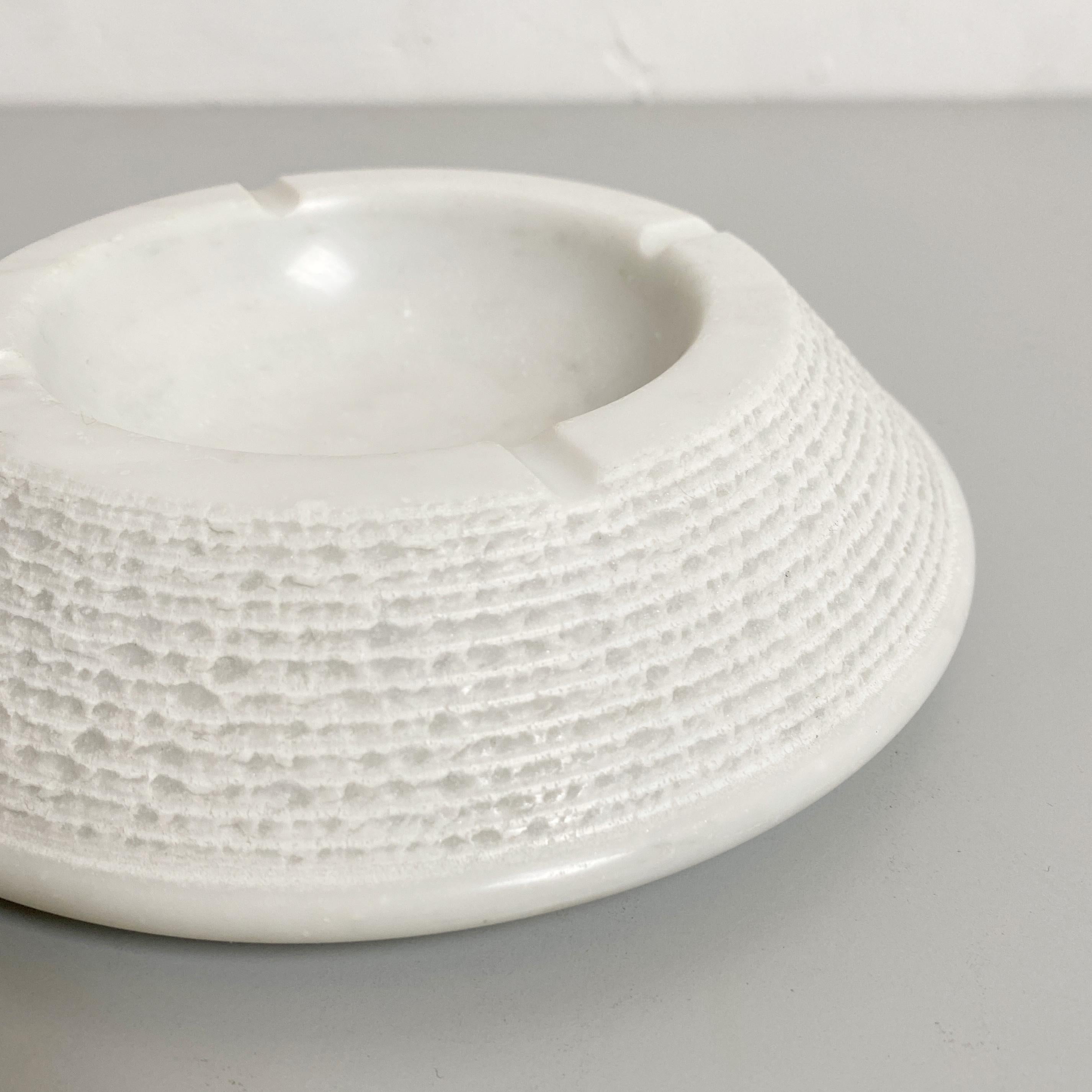 Italian Mid-Century Modern Truncated Cone White Marble Ashtray, 1970s 4