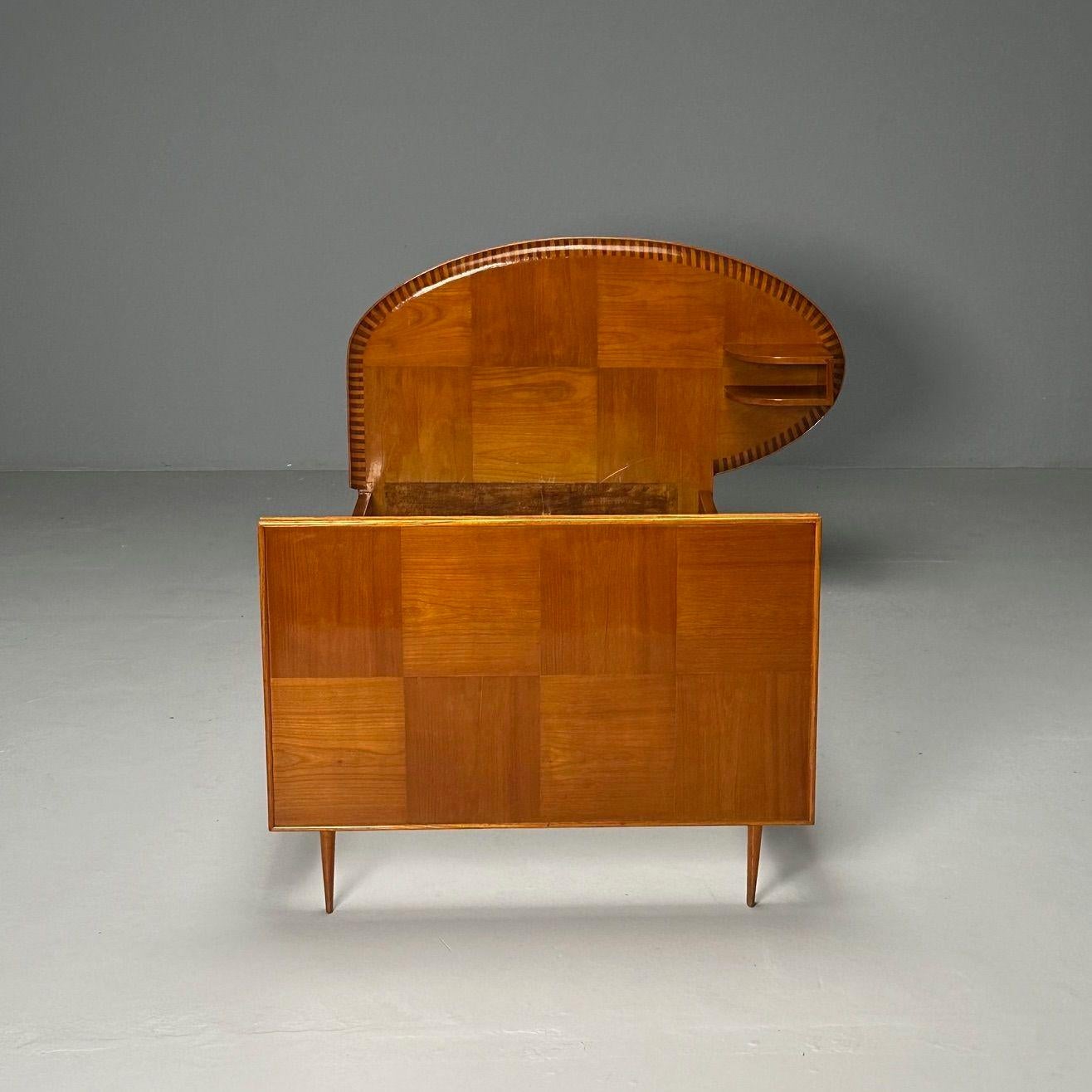 Moderna italiana de mediados de siglo, cama doble con estante, marquetería, Italia, años 50 Moderno de mediados de siglo en venta