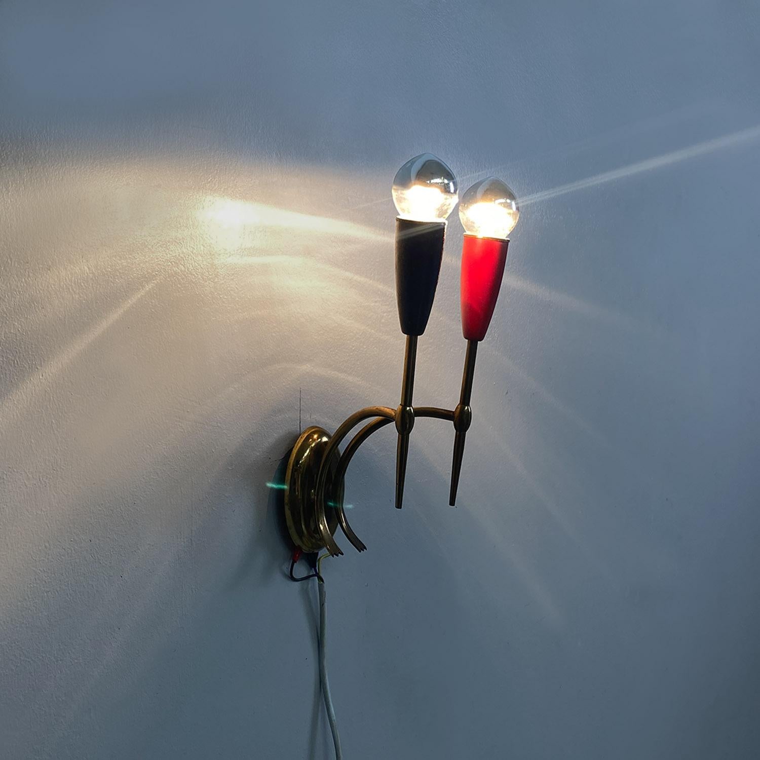 Italian mid-century modern two-arm brass wall lamps with cone lamp holder, 1950s For Sale 3