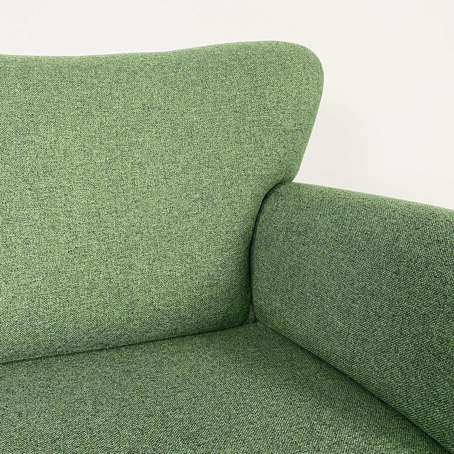 Italian mid century modern two-seater green fabric and wooden sofa, 1950s For Sale 1