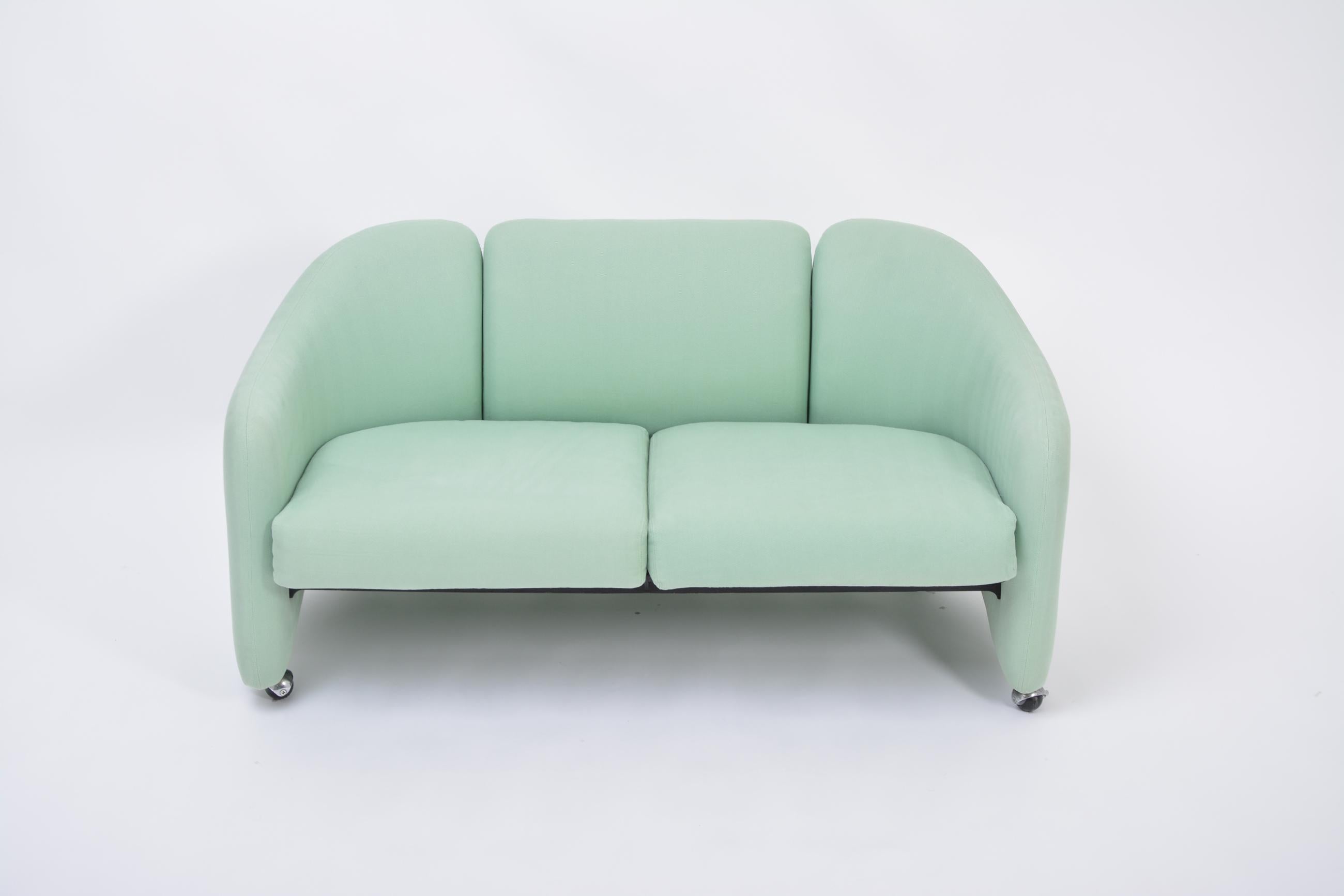 Italienisches zweisitziges Mid-Century-Modern-Sofa mit zwei Sitzen von Eugenio Gerli für Tecno, 1966 (Moderne der Mitte des Jahrhunderts) im Angebot